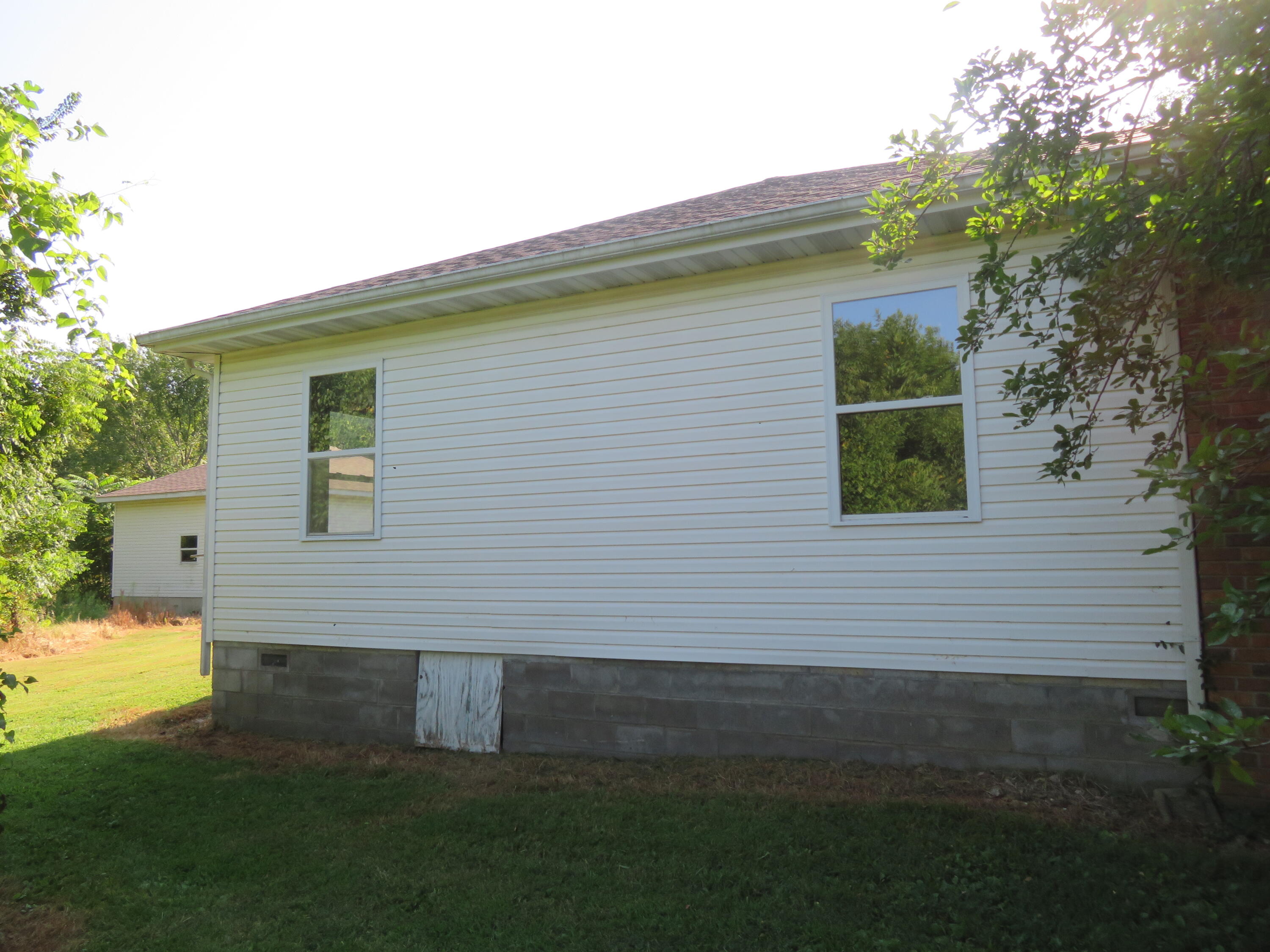 Photo 11 - Residential for sale – 411 E 330th Road  Humansville, MO