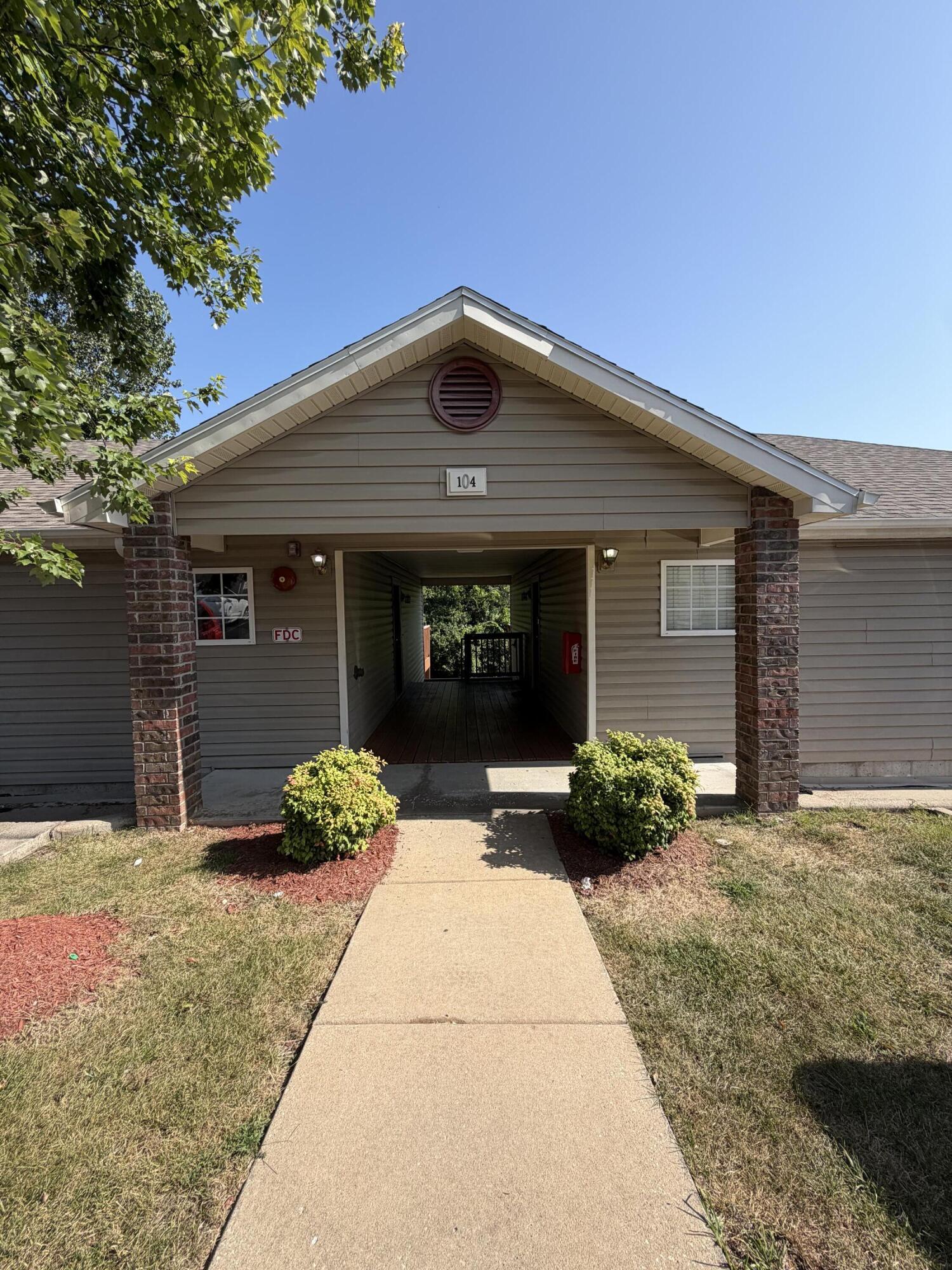 Photo 4 - Residential for sale – 104  Garden Circle   Branson, MO