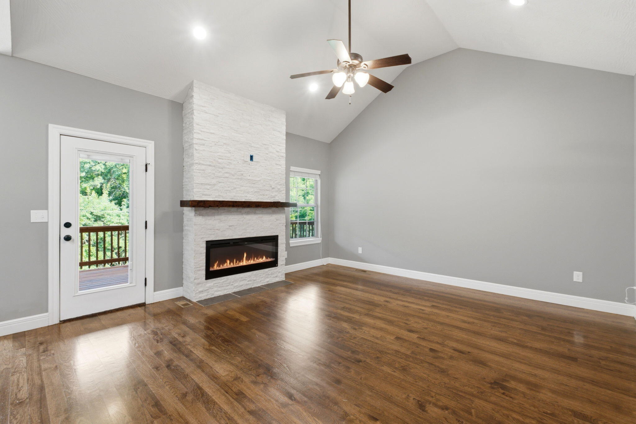 Photo 7 - Residential for sale – 831 N Grapevine Road  Springfield, MO