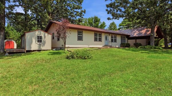 Photo 2 - Residential for sale – 651  Plainview Drive  Houston, MO