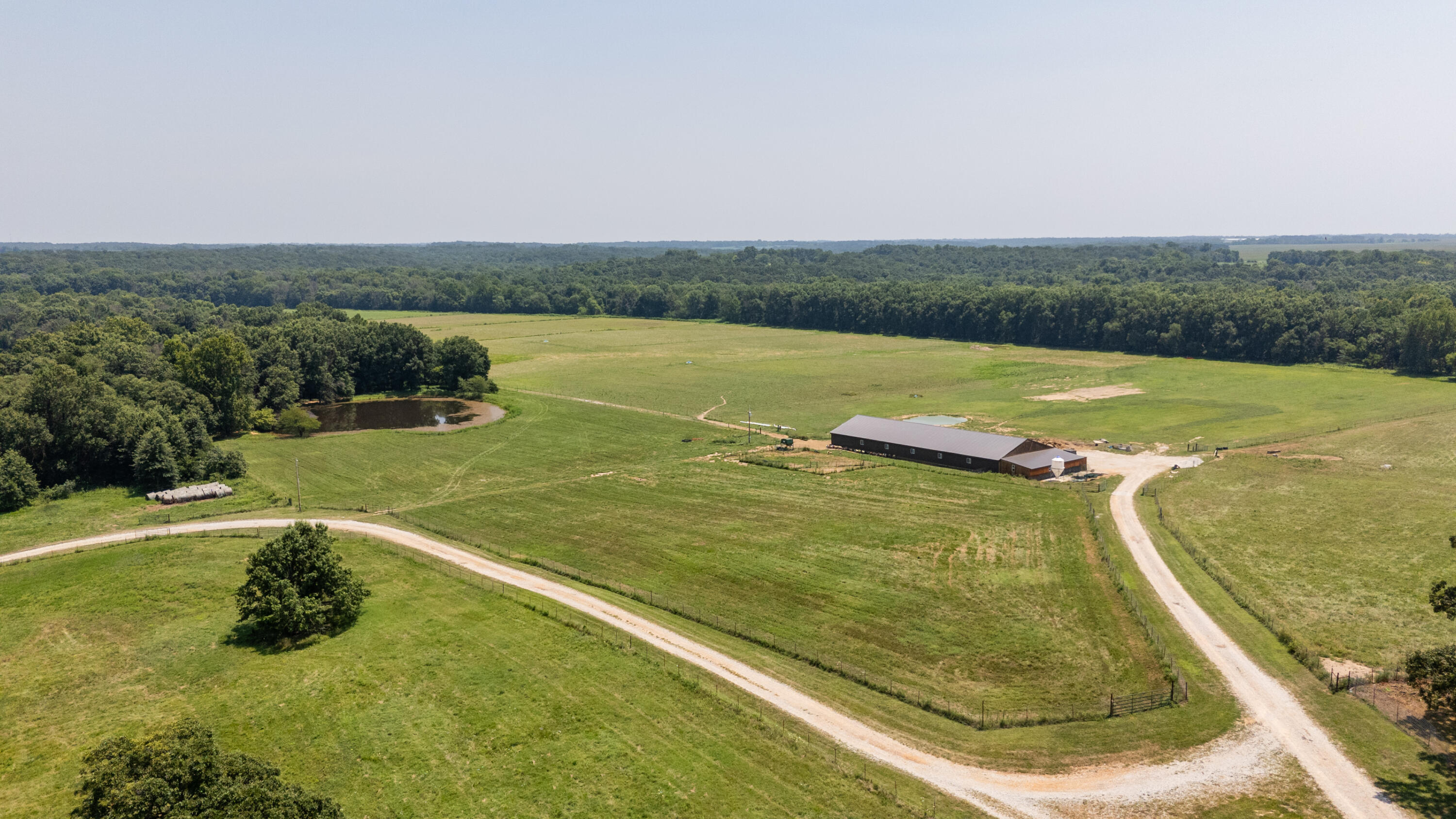 Photo 2 - Farm for sale – 1059 NE 100th Road  Sheldon, MO