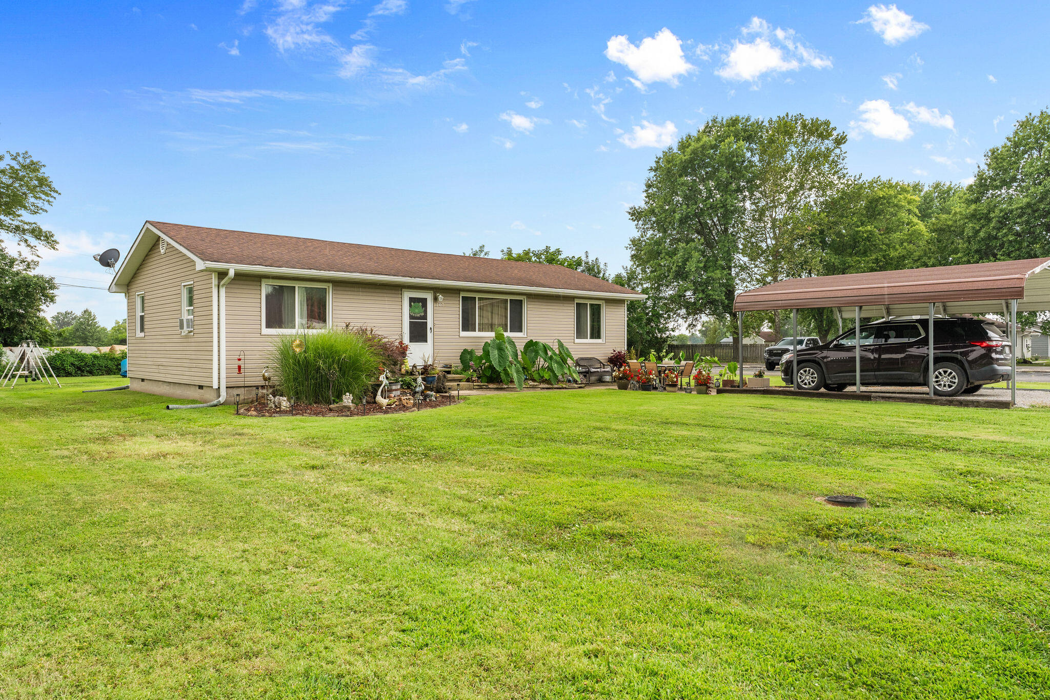 Photo 2 - Residential for sale – 107 W 12th Street  Lockwood, MO