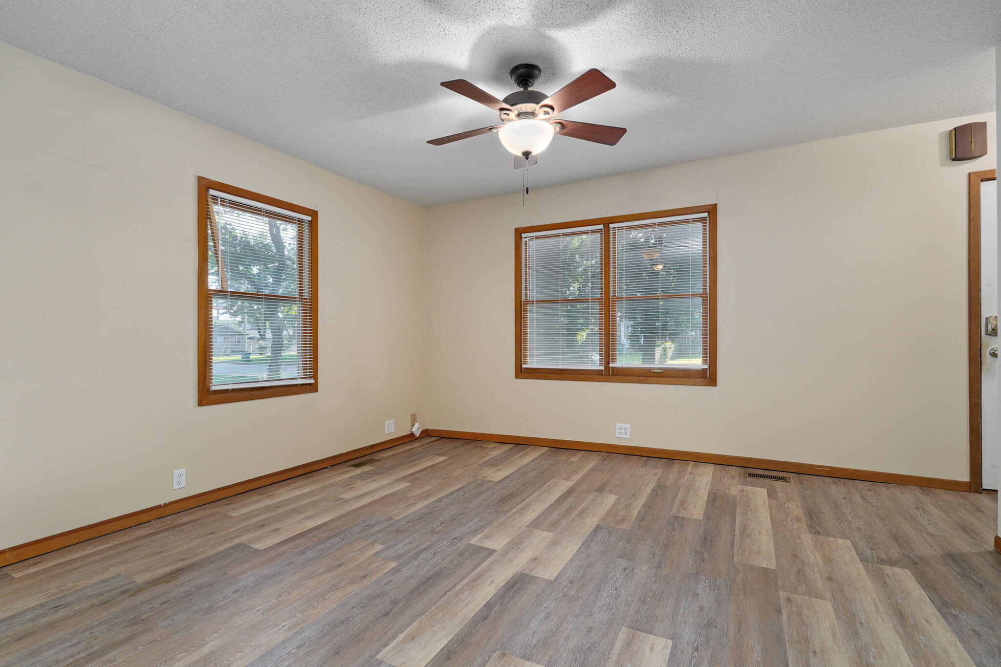 Photo 6 - Residential for sale – 1038 S Stewart Avenue  Springfield, MO