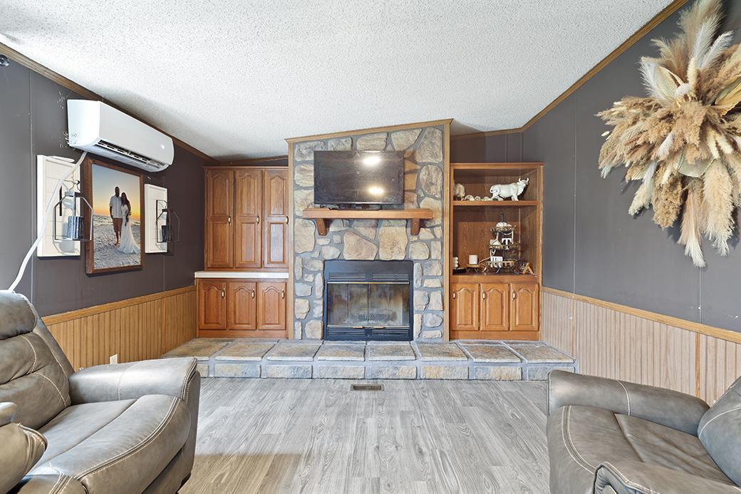 Photo 3 - Residential for sale – 3101  Farm Road 2165   Exeter, MO