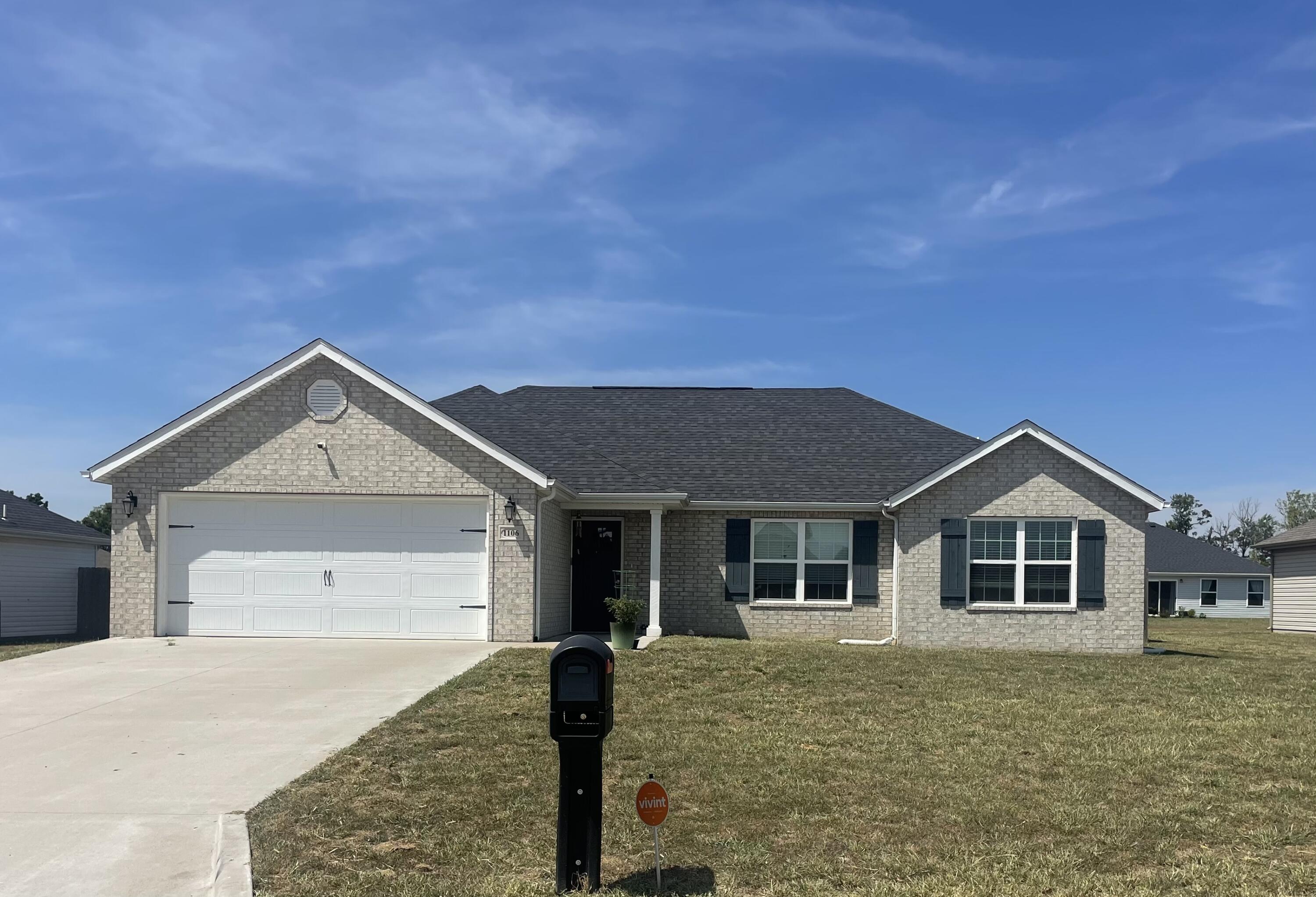 Photo 2 - Residential for sale – 1106  Aundria   Monett, MO