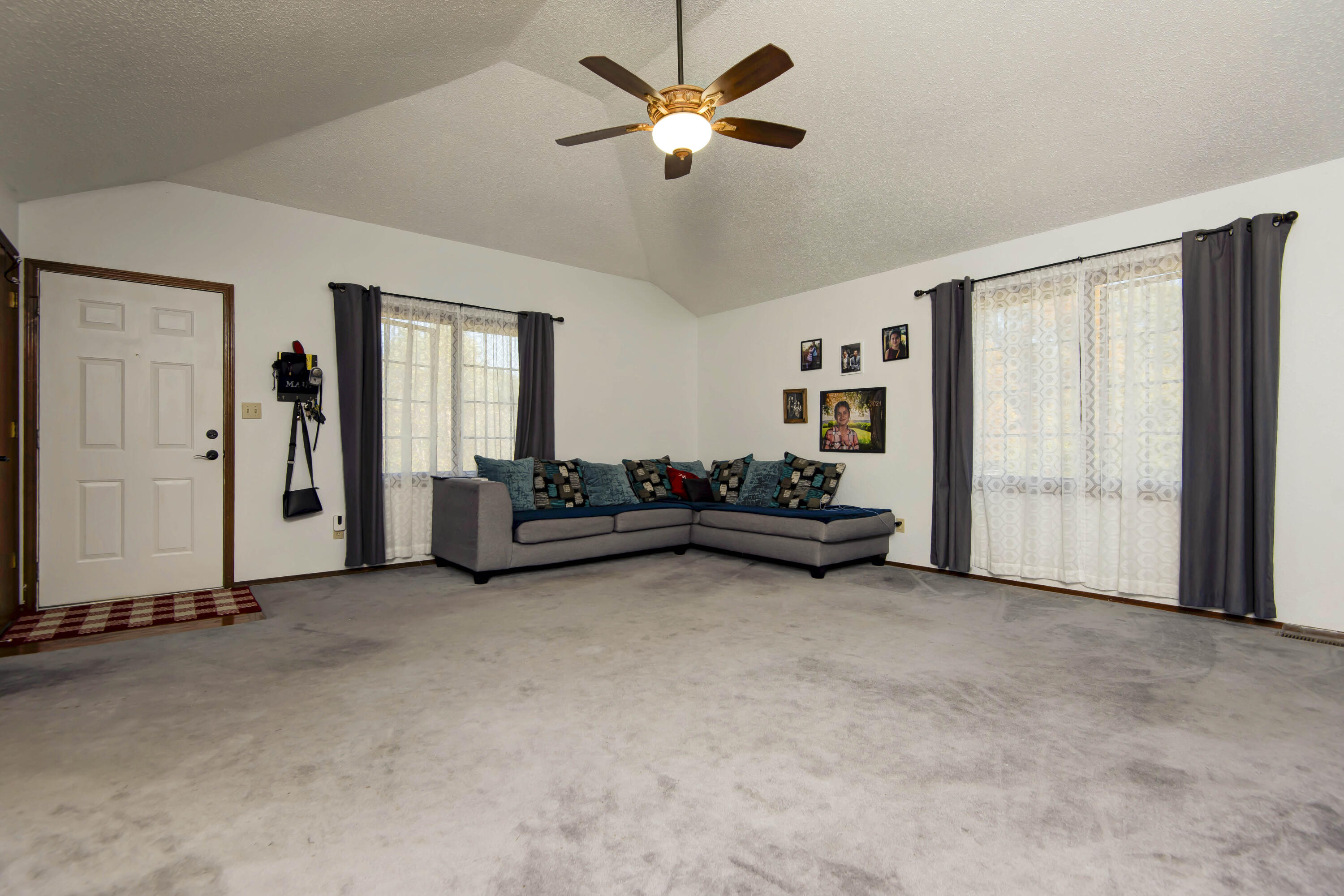 Photo 5 - Residential for sale – 93  Meadow Hill Lane  Rogersville, MO