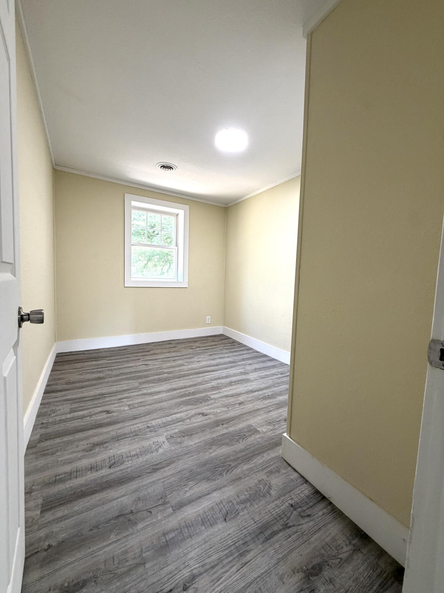 Photo 8 - Residential for sale – 907 W Chestnut Street  Houston, MO