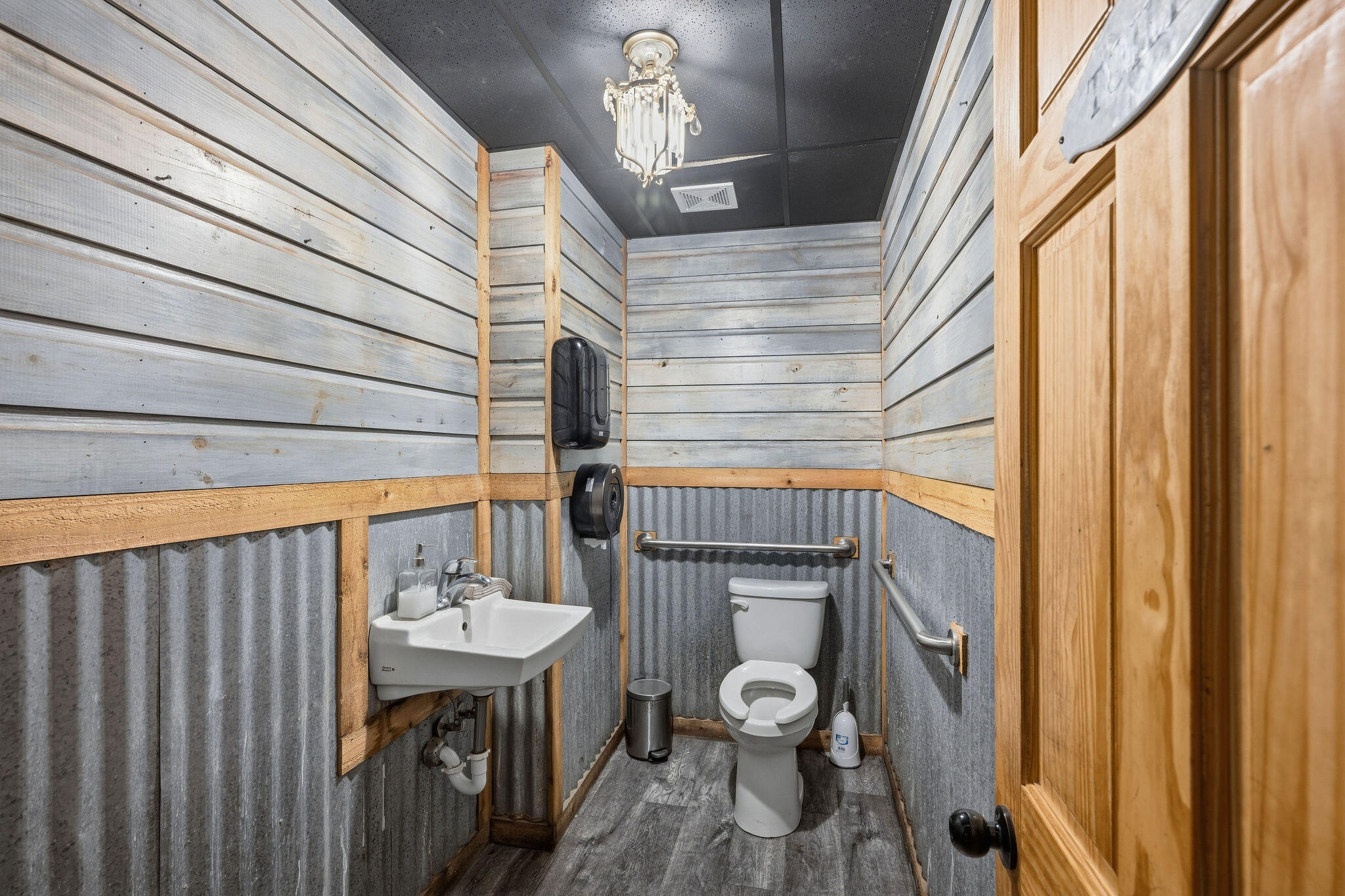 Photo 17 - Commercial Sale for sale – 1220 E 15th Street  Joplin, MO