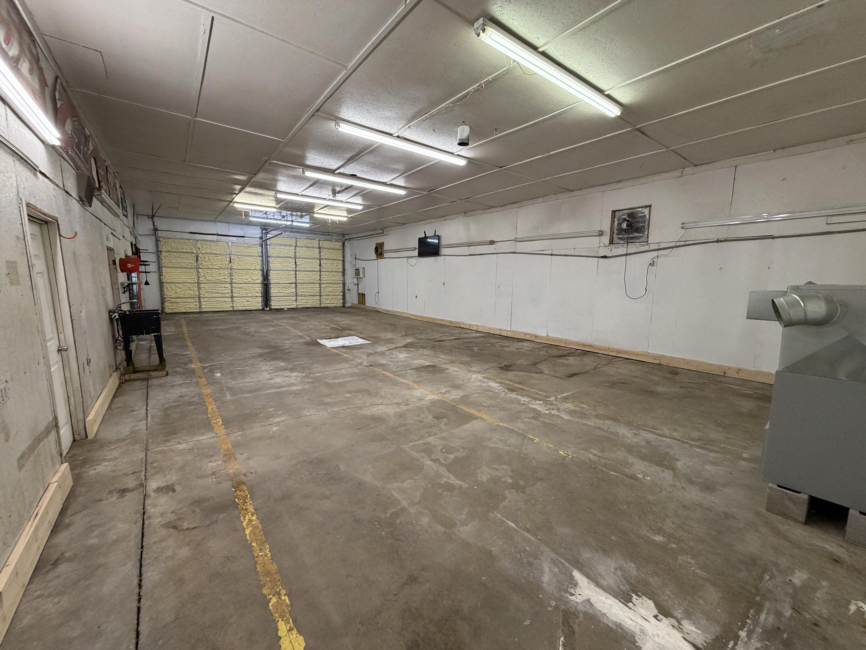 Photo 4 - Commercial Lease for sale – 711  Kenoly Street  Lebanon, MO