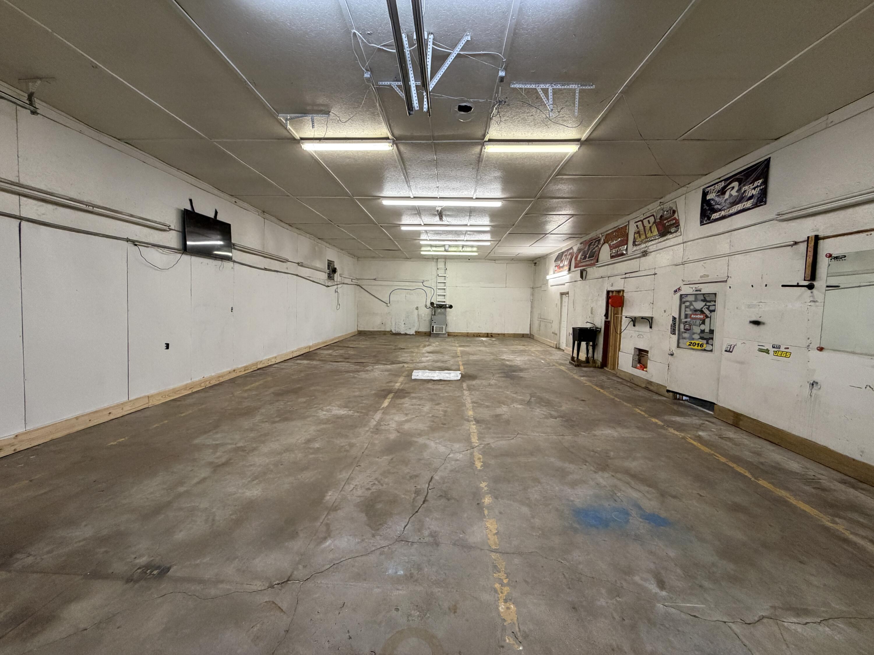 Photo 6 - Commercial Lease for sale – 711  Kenoly Street  Lebanon, MO