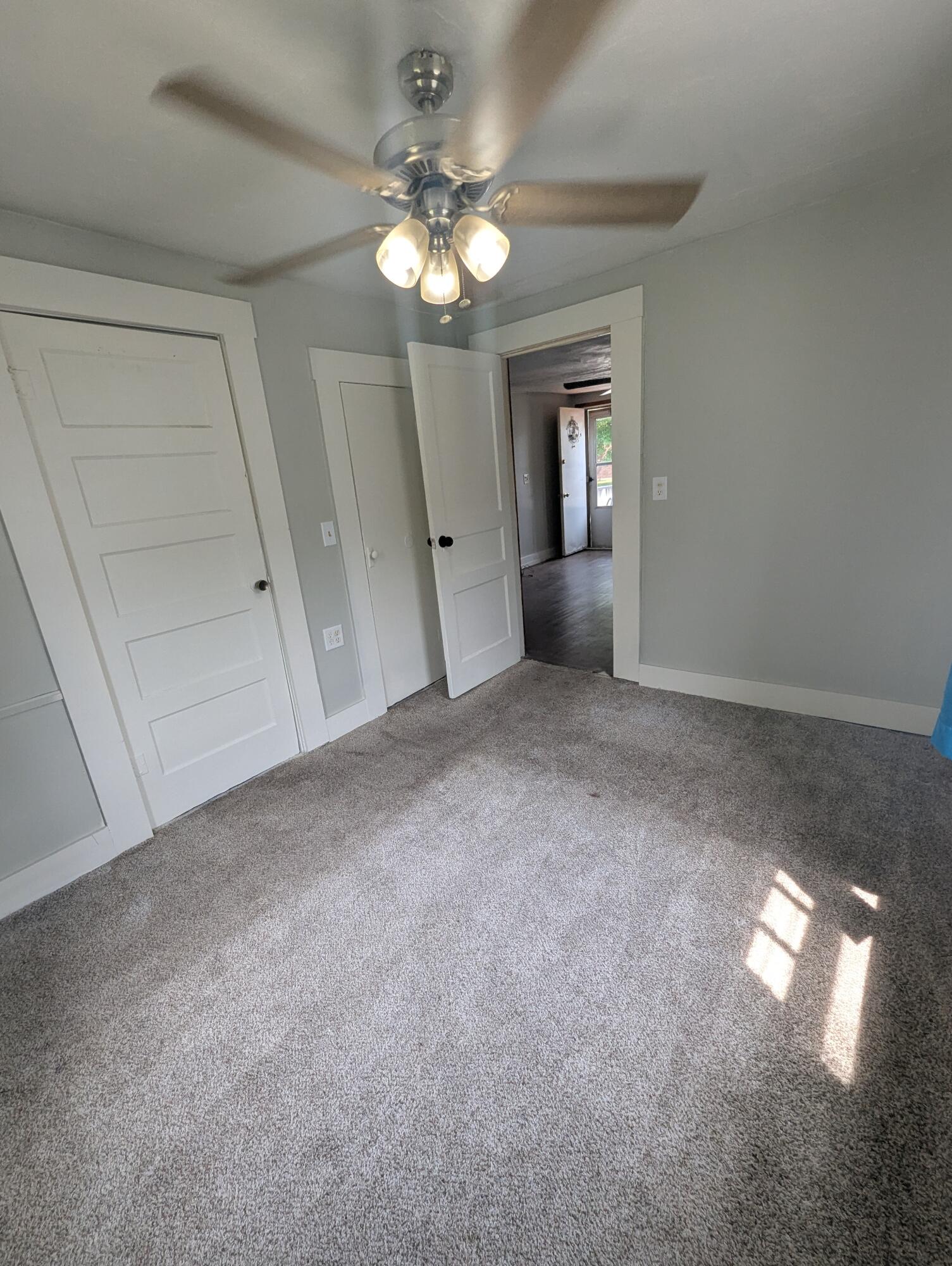 Photo 13 - Residential for sale – 18 W Delta Street  Aurora, MO