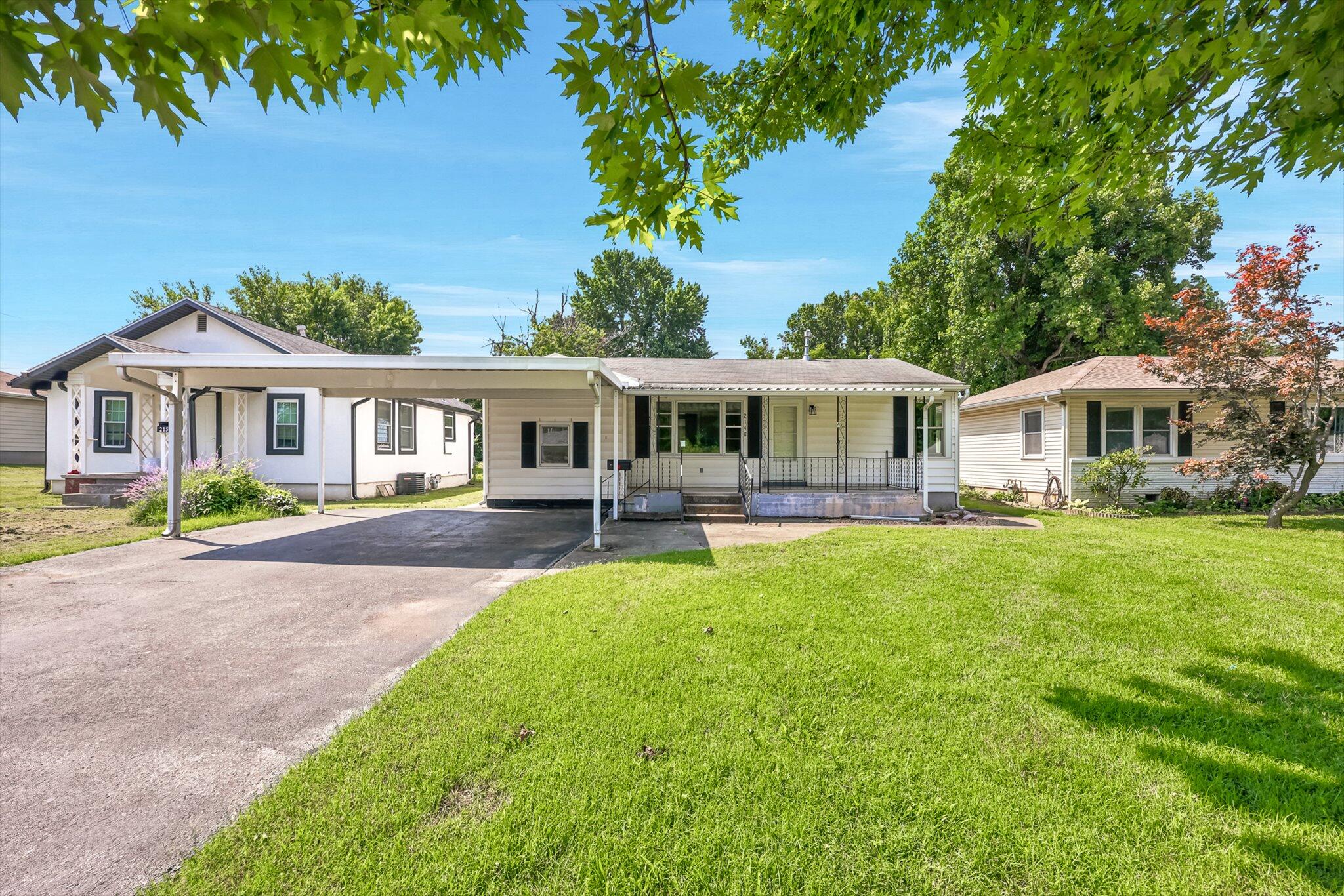 Photo 3 - Residential for sale – 2148 E Walnut Street  Springfield, MO