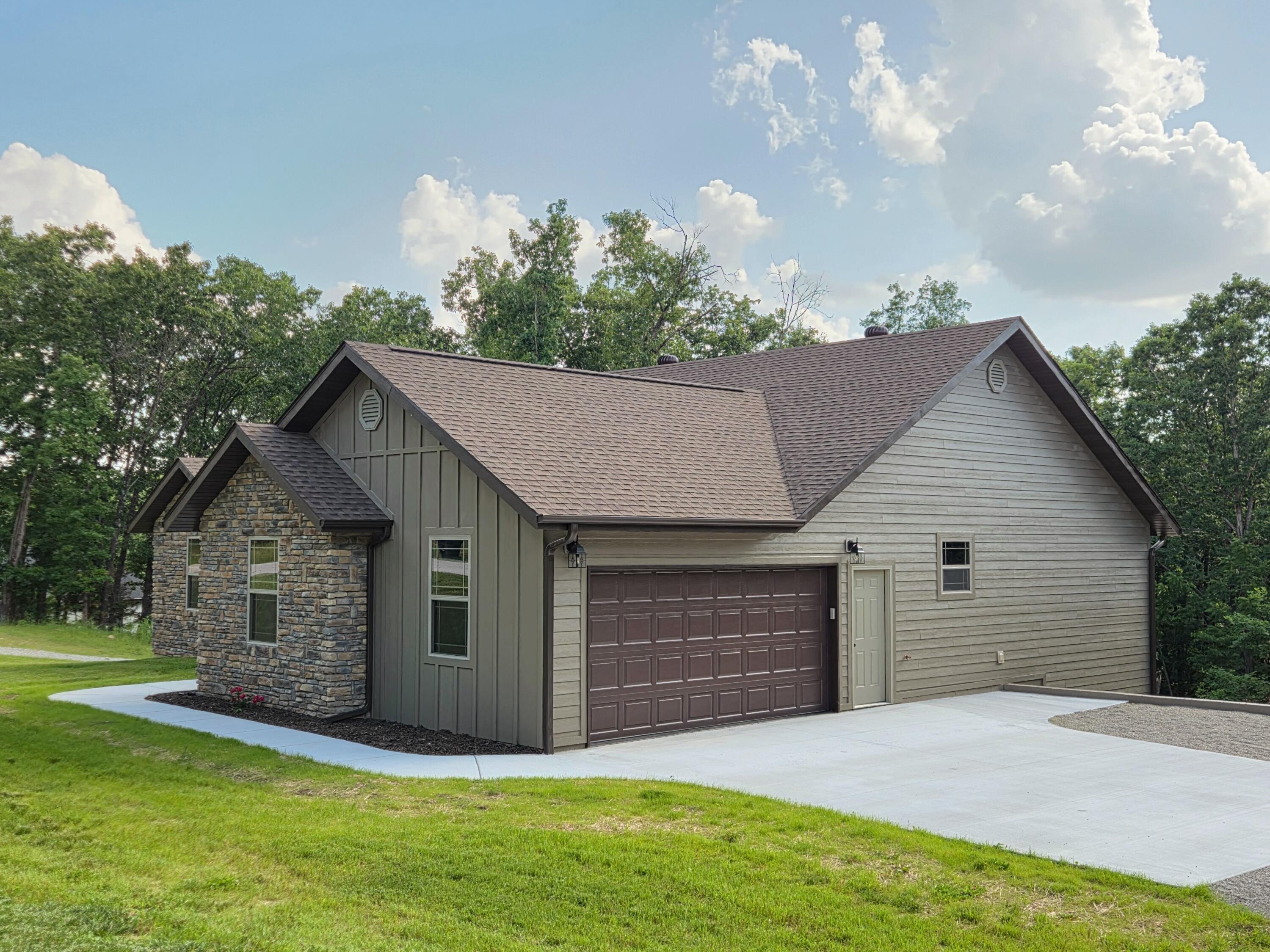 Photo 6 - Residential for sale – 235  Kings Way Drive  Marshfield, MO