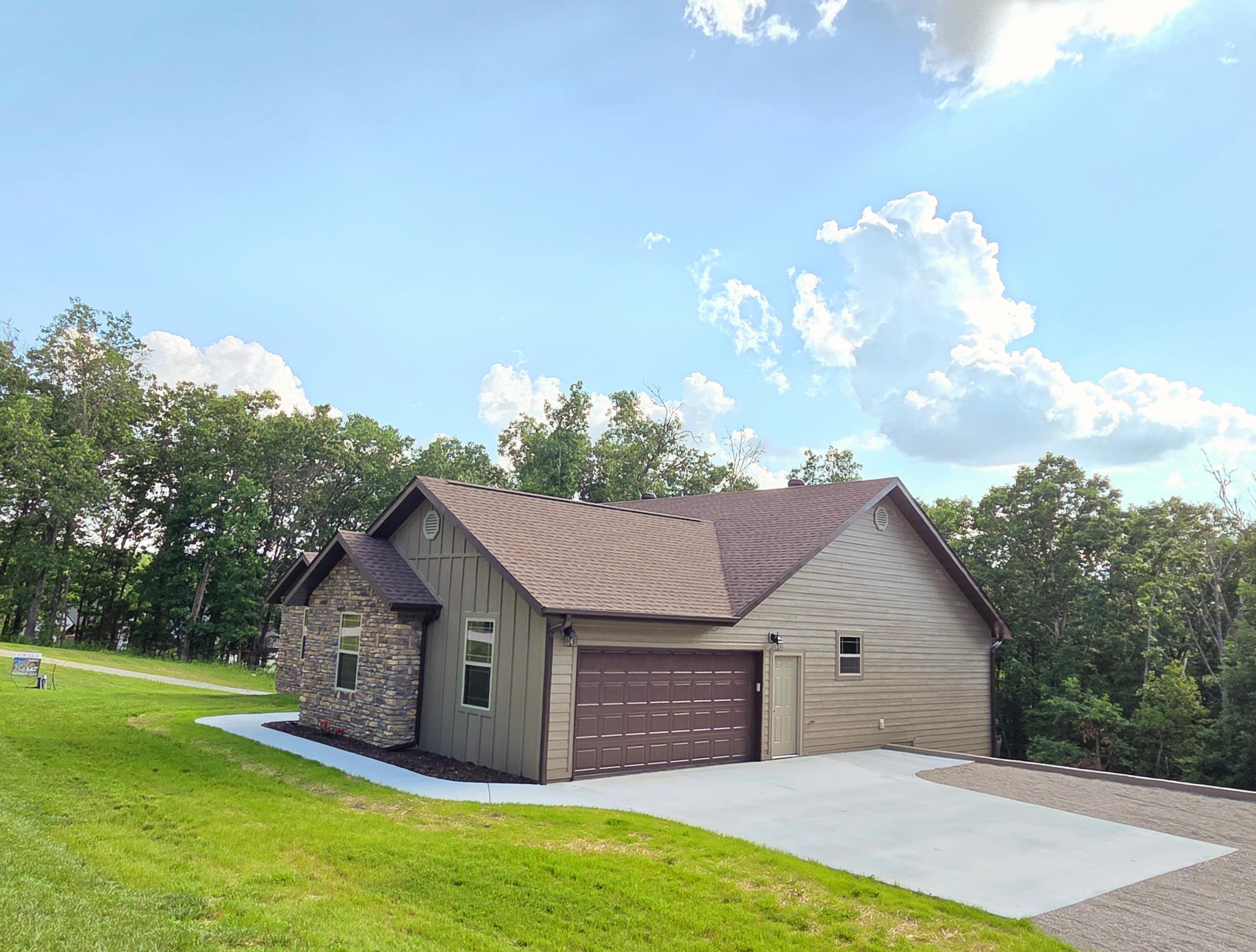 Photo 5 - Residential for sale – 235  Kings Way Drive  Marshfield, MO