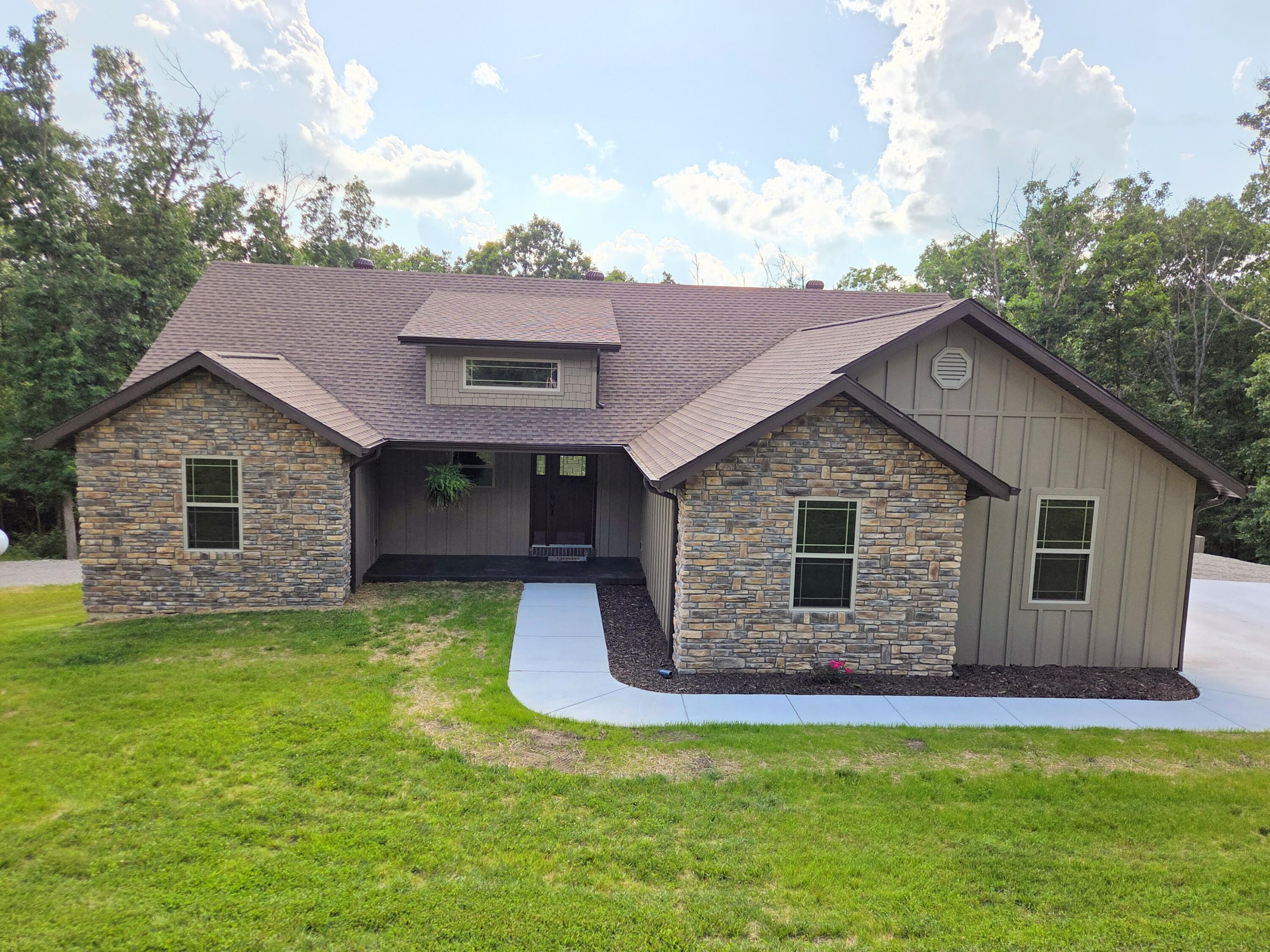 Photo 2 - Residential for sale – 235  Kings Way Drive  Marshfield, MO