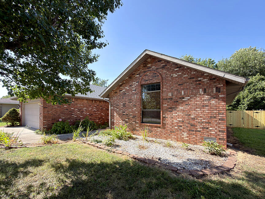 Photo 3 - Residential for sale – 2225 W Rockwood Street  Springfield, MO