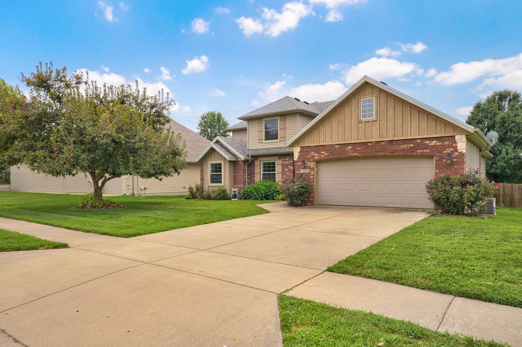 Photo 4 - Residential for sale – 5246 E Hackberry Street  Springfield, MO