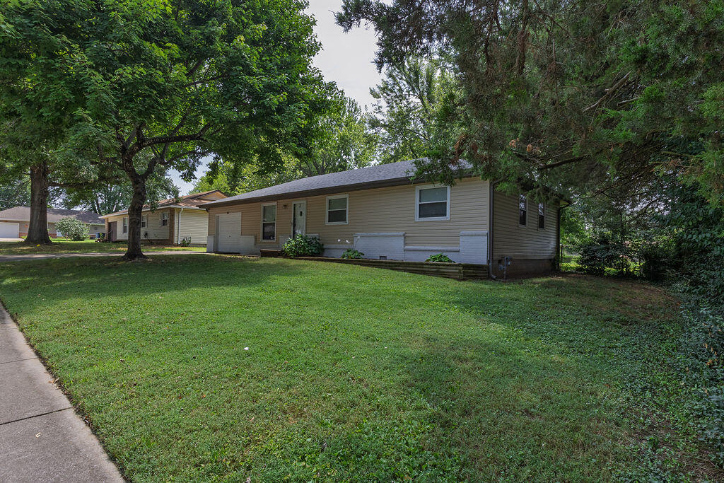 Photo 3 - Residential for sale – 602  Aspen Drive  Nixa, MO
