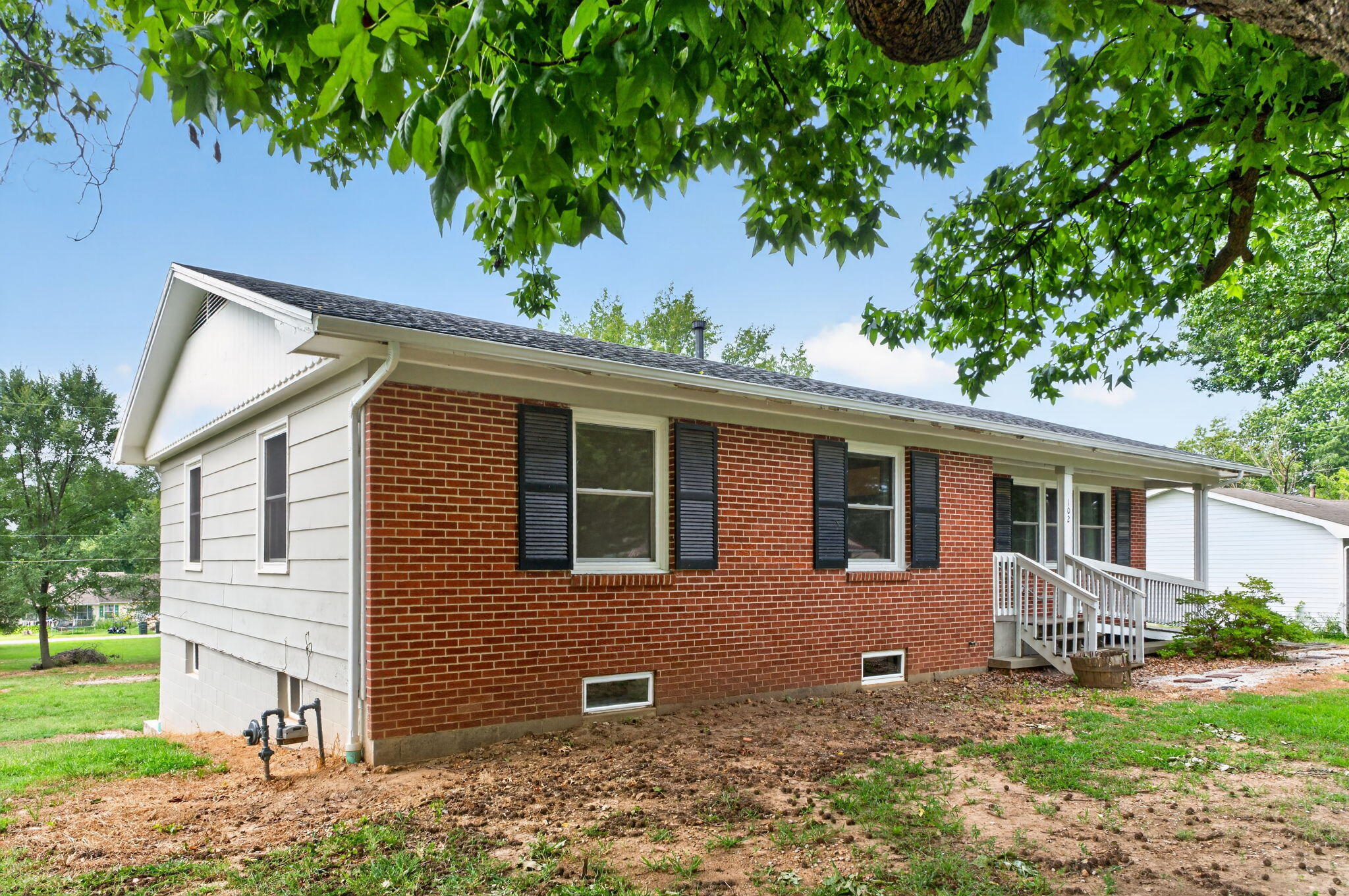 Photo 4 - Residential for sale – 102 E Hospital Road  El Dorado Springs, MO