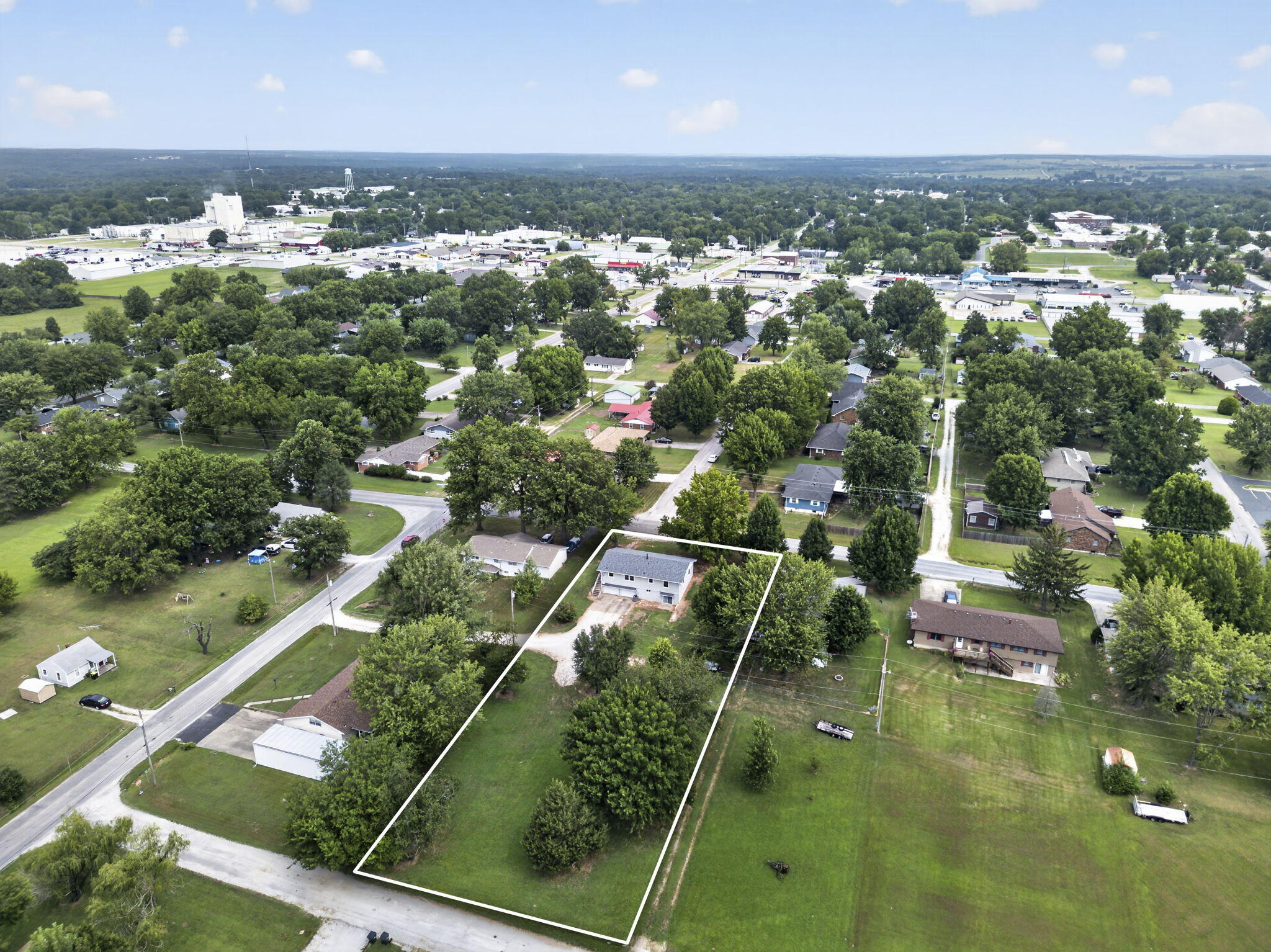 Photo 37 - Residential for sale – 102 E Hospital Road  El Dorado Springs, MO