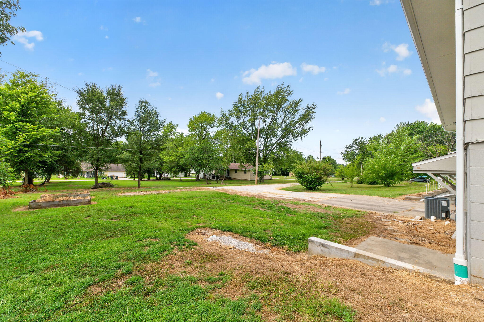 Photo 36 - Residential for sale – 102 E Hospital Road  El Dorado Springs, MO