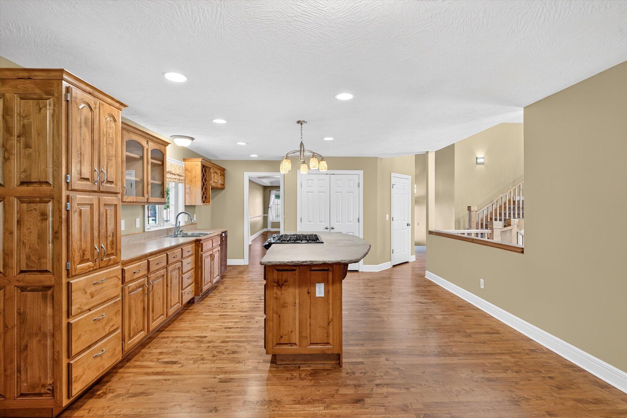 Photo 13 - Residential for sale – 986 W Sycamore Street  Springfield, MO