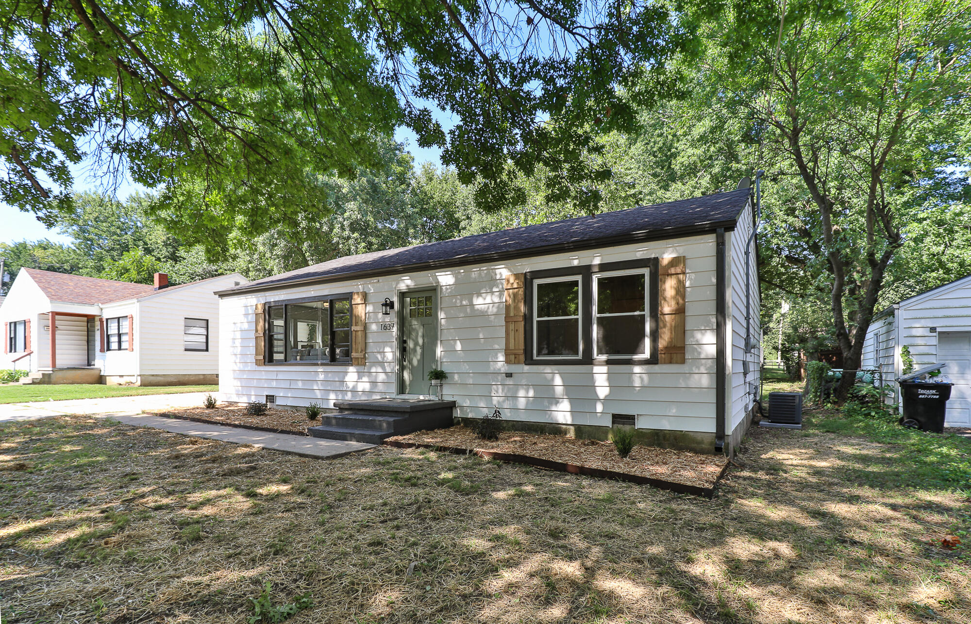 Photo 3 - Residential for sale – 1637 S Broadway Avenue  Springfield, MO