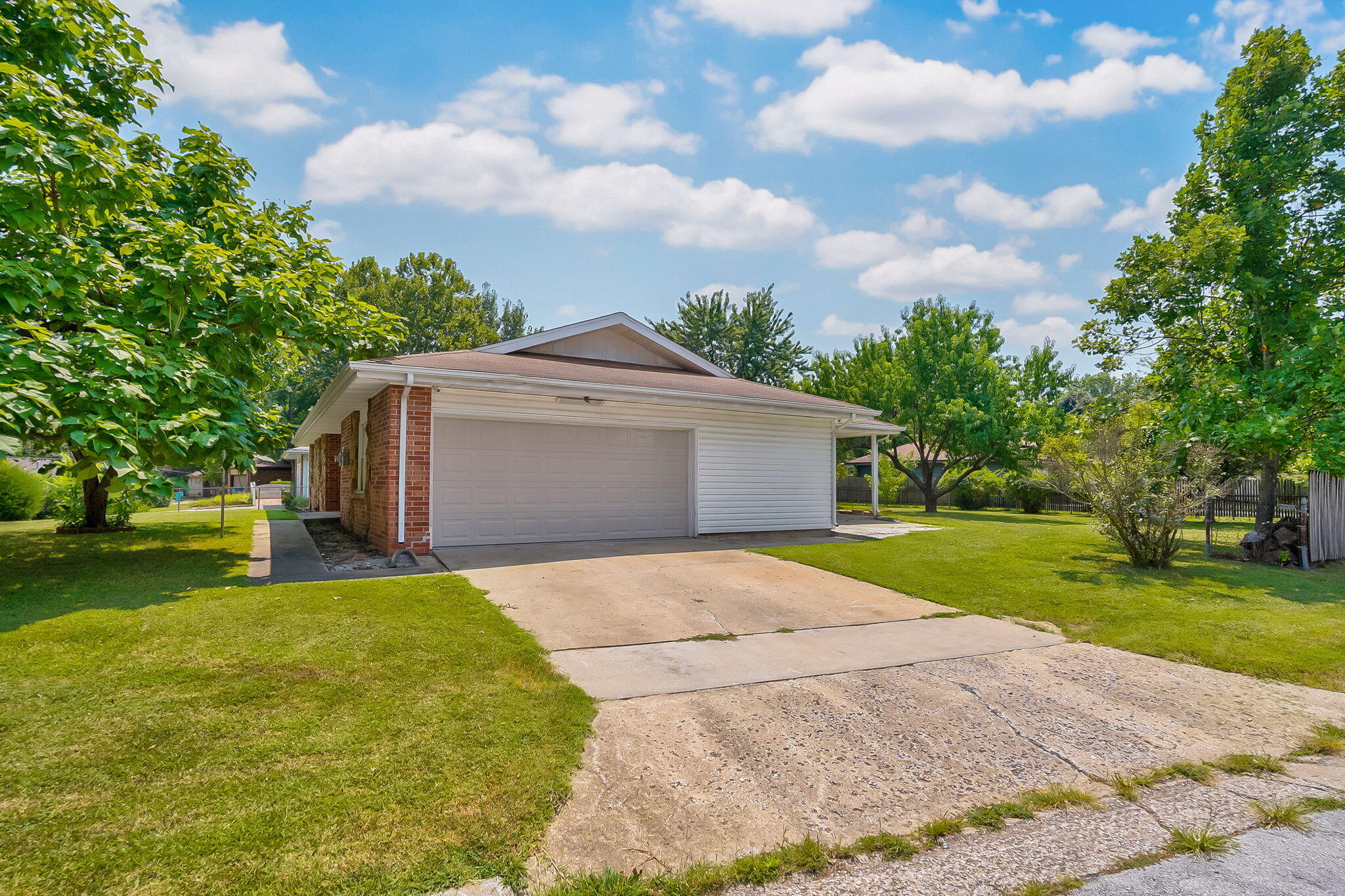 Photo 33 - Residential for sale – 1956 E Greenview Street  Springfield, MO
