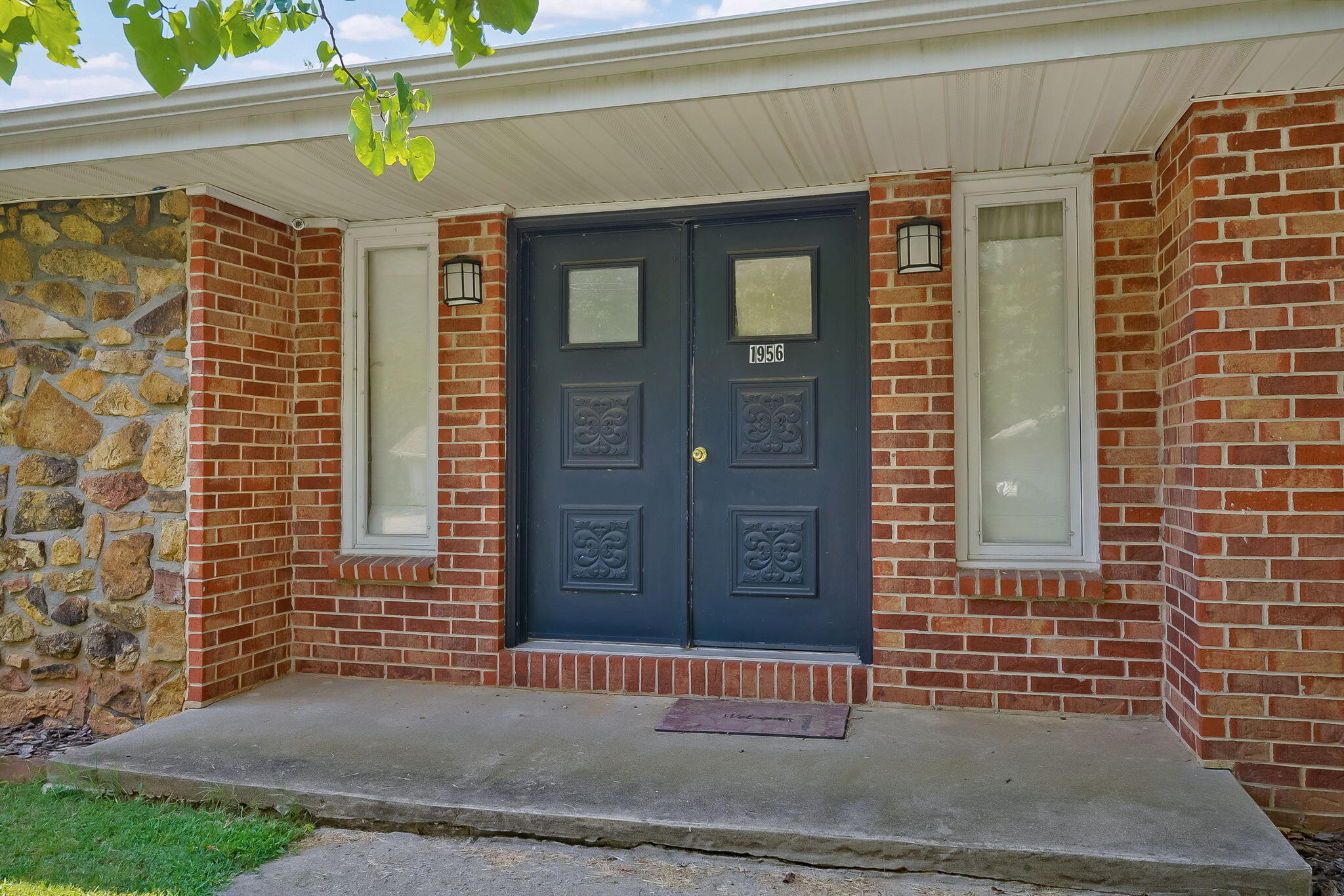 Photo 3 - Residential for sale – 1956 E Greenview Street  Springfield, MO
