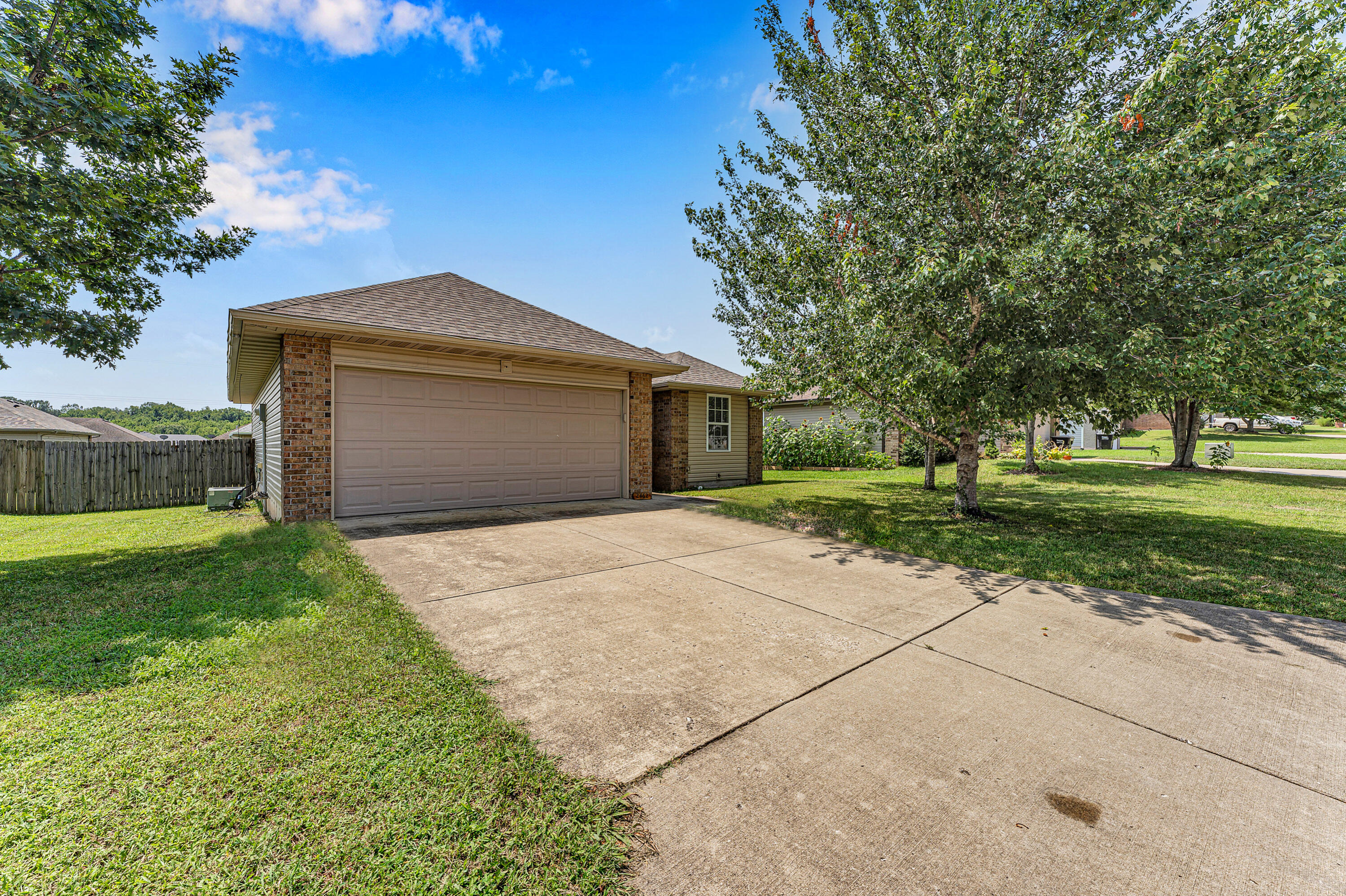 Photo 3 - Residential for sale – 2462 W Cedar Creek Drive  Springfield, MO