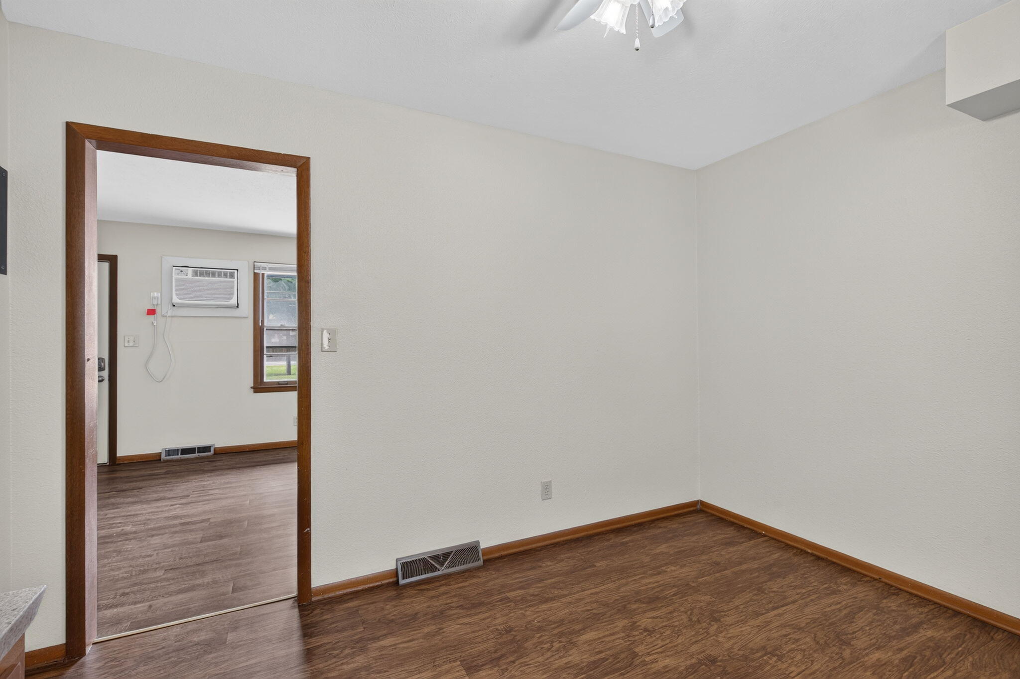 Photo 13 - Residential Lease for sale – 1009 E Walnut Street  Springfield, MO