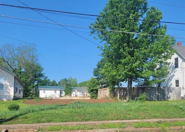 Land for sale – 208 S 6th Street  Thayer, MO