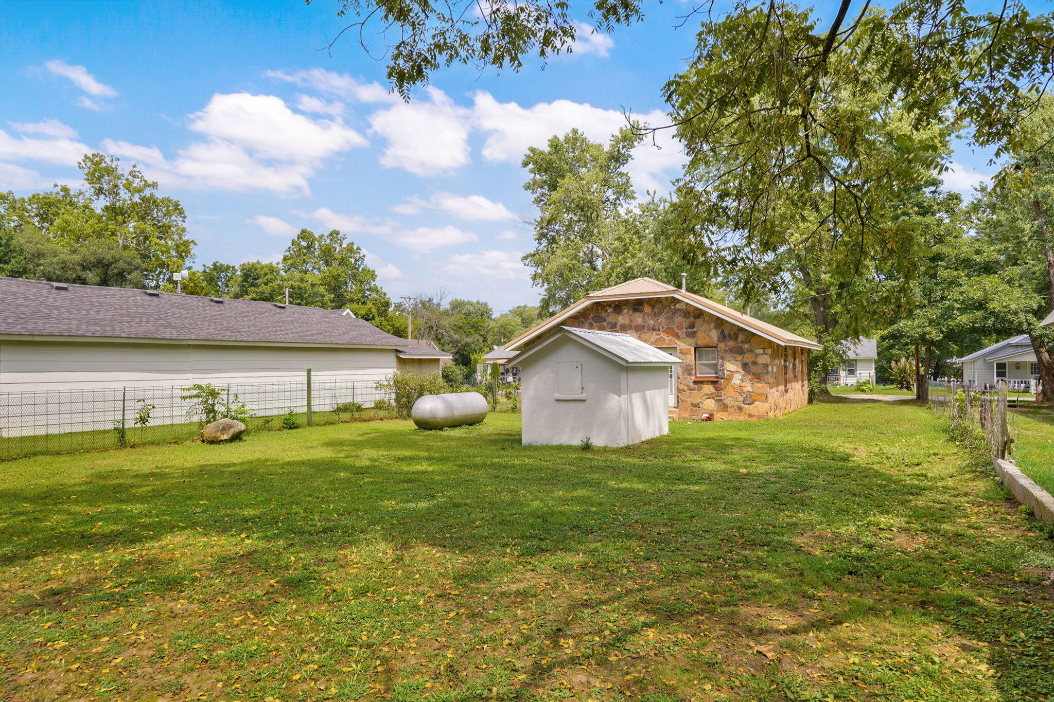 Photo 5 - Residential for sale – 105 S Walnut Street  Crane, MO