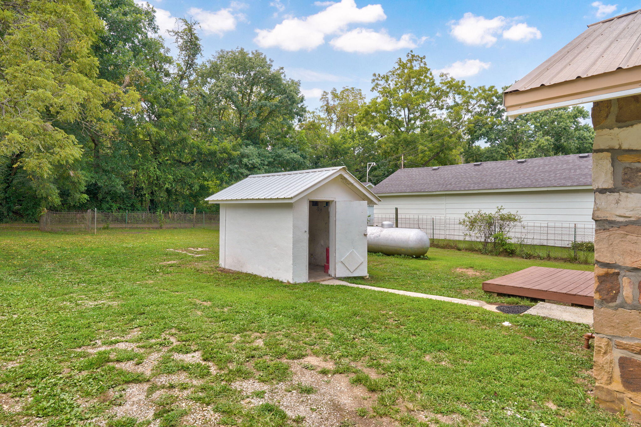 Photo 4 - Residential for sale – 105 S Walnut Street  Crane, MO