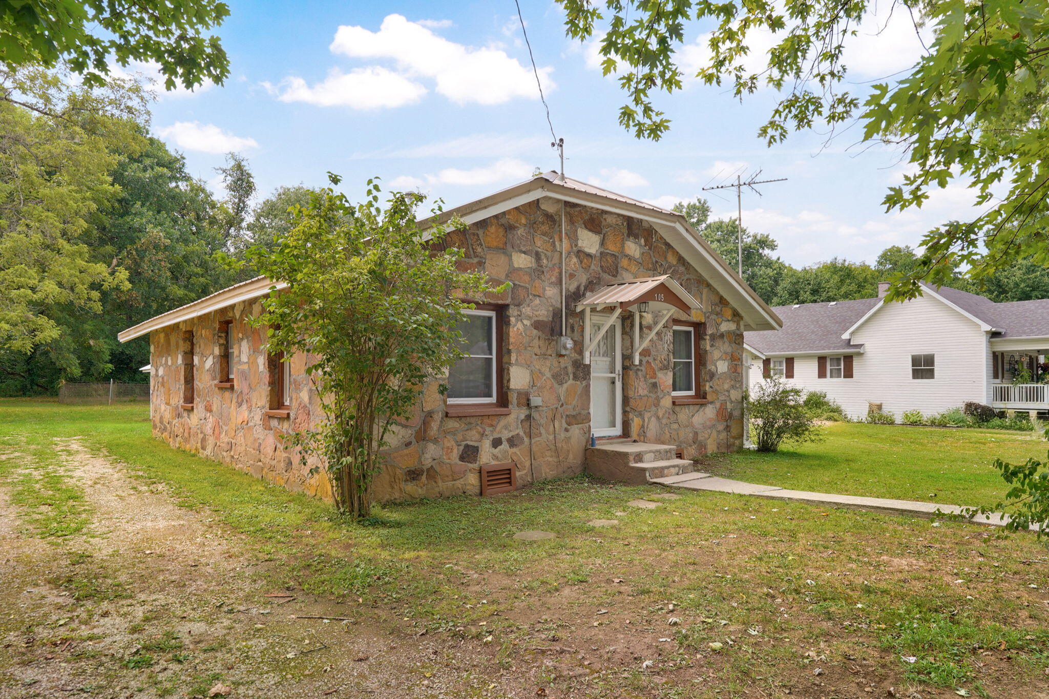 Photo 3 - Residential for sale – 105 S Walnut Street  Crane, MO