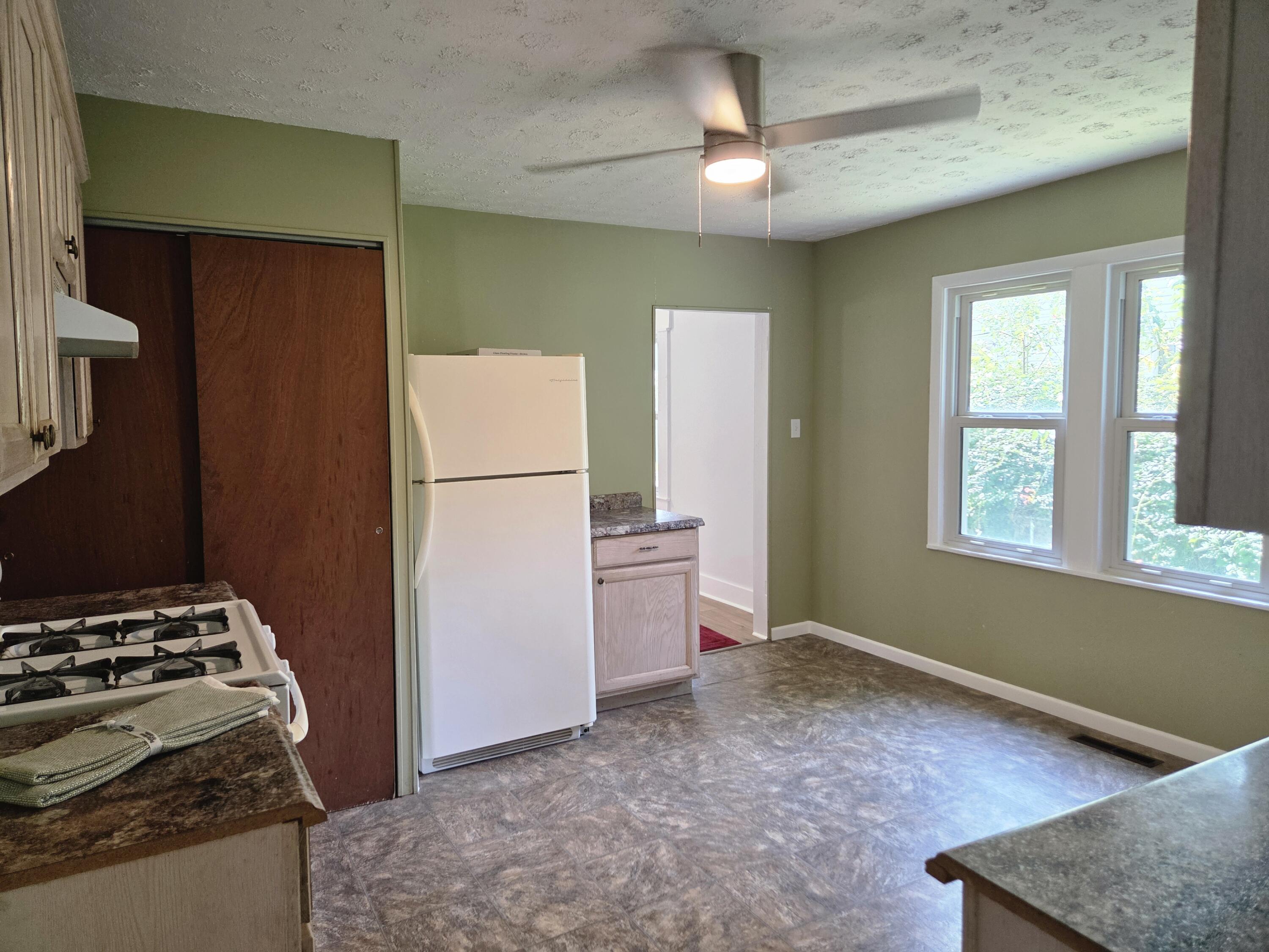 Photo 15 - Residential for sale – 1633 E Lombard Street  Springfield, MO