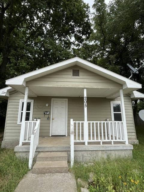 Residential for sale – 205 E Tyndall Street  Aurora, MO