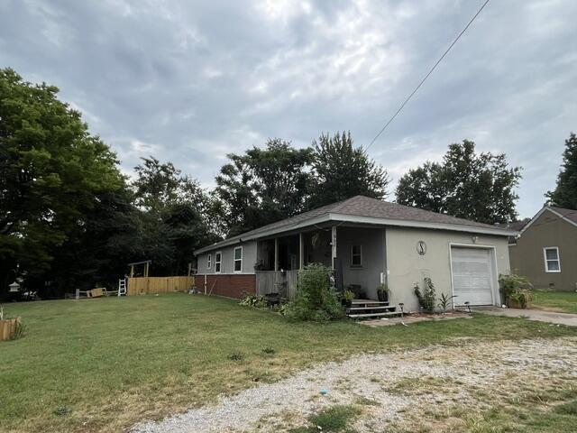 Residential for sale – 902 S Carnation Drive  Aurora, MO