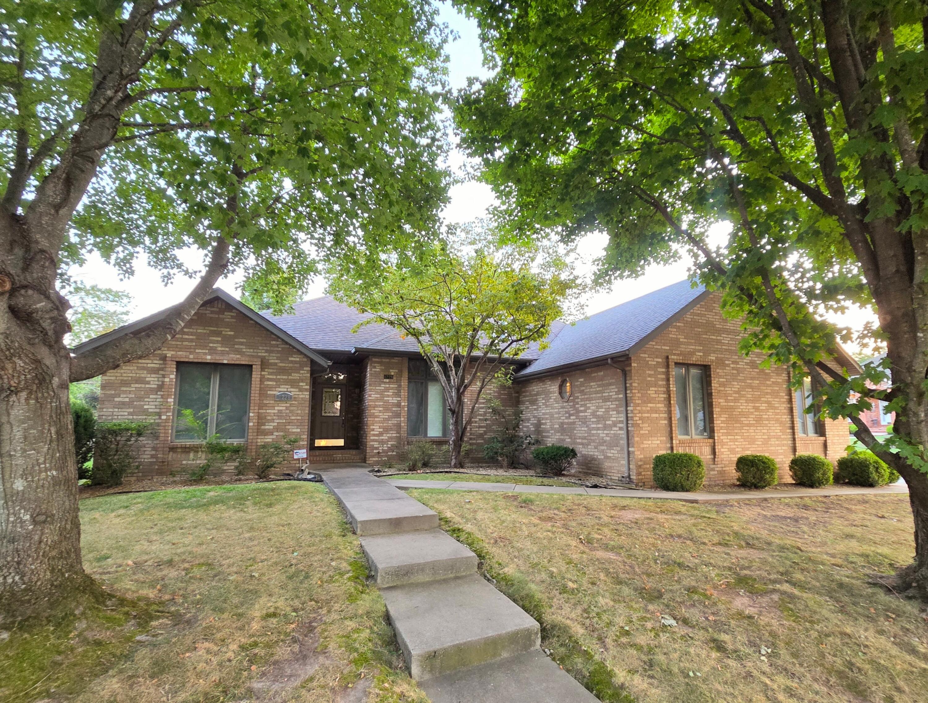 Photo 3 - Residential for sale – 1228 W Beekman Street  Springfield, MO