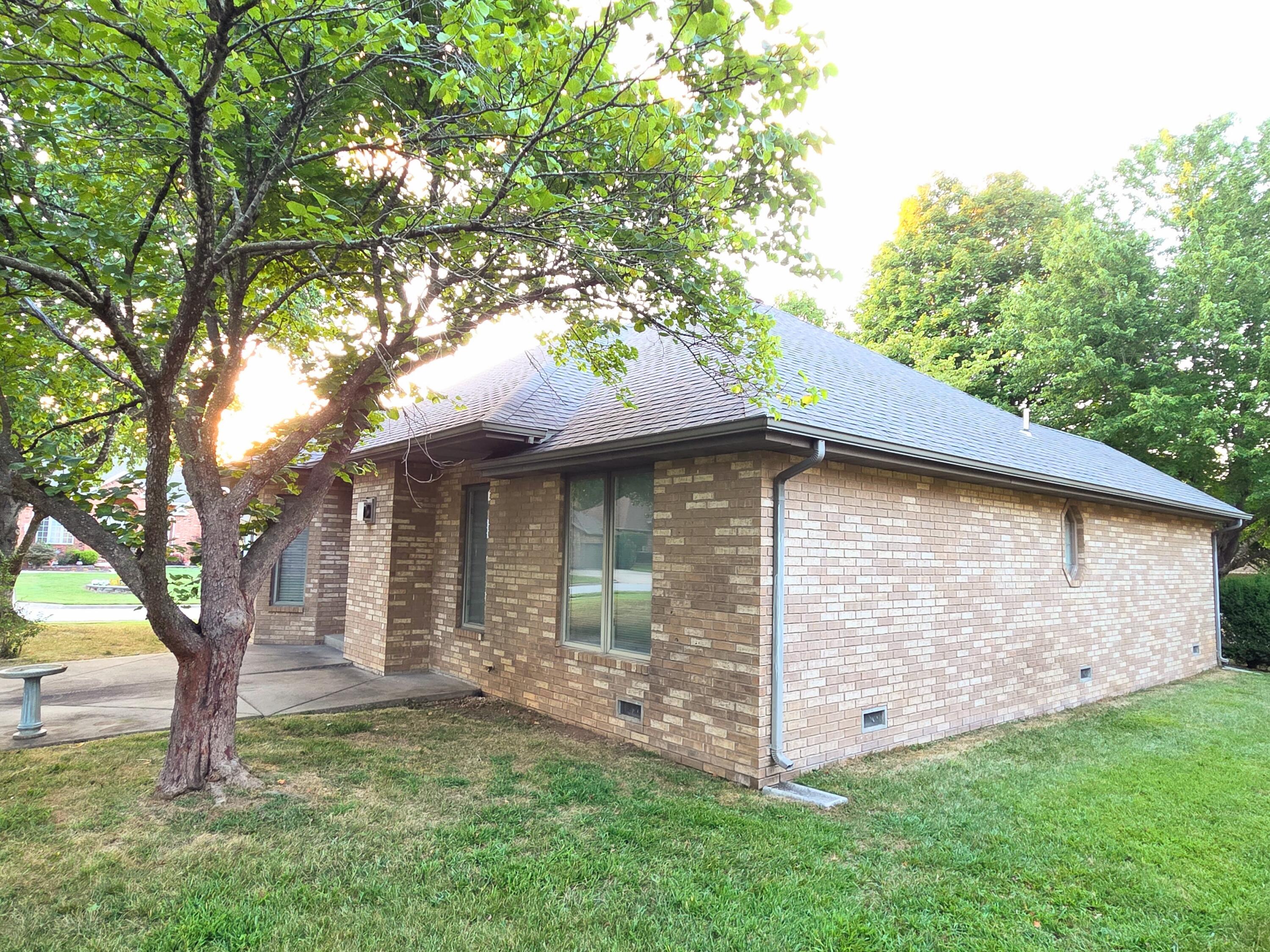 Photo 5 - Residential for sale – 1228 W Beekman Street  Springfield, MO
