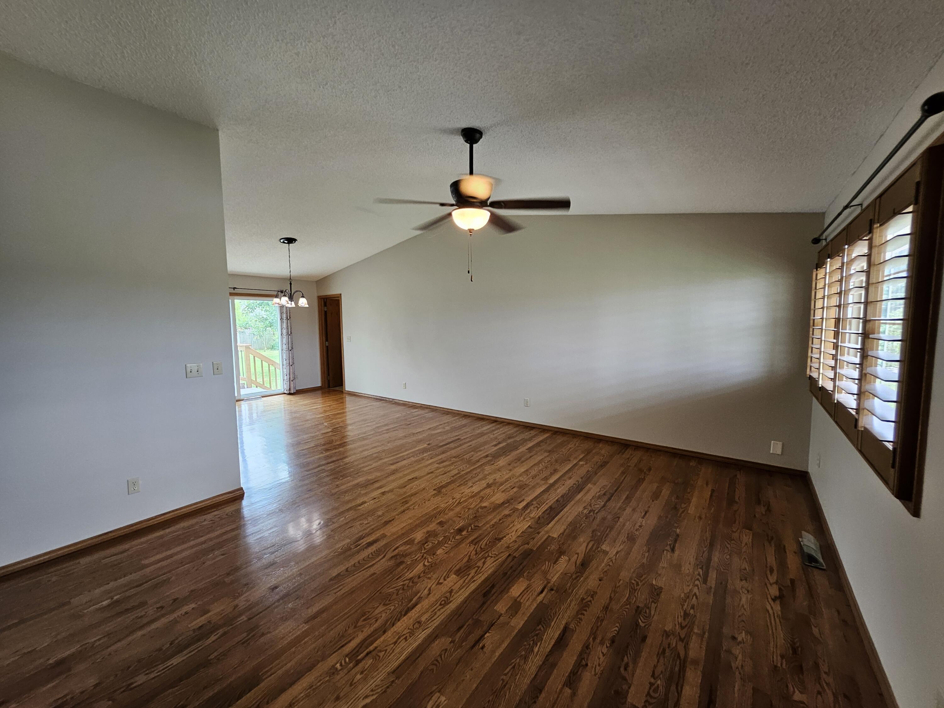 Photo 3 - Residential for sale – 1583 N 17th Street  Monett, MO