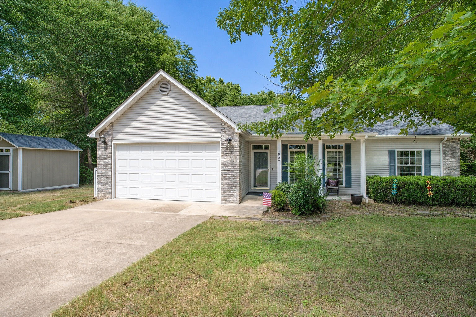 Photo 2 - Residential for sale – 186  Holyoke Street  Hollister, MO