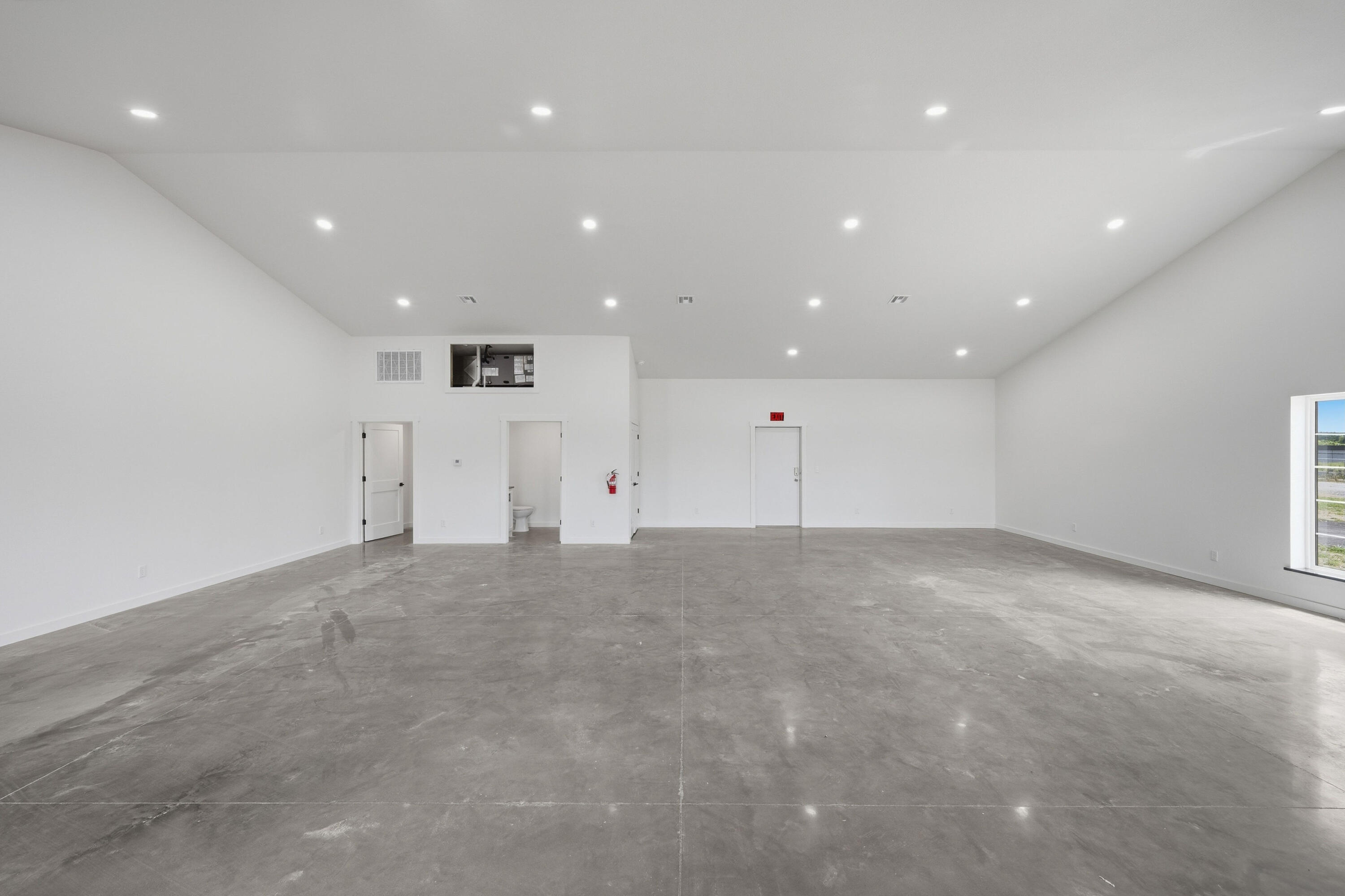 Photo 9 - Commercial Sale for sale – 13225  Jay Drive  Neosho, MO