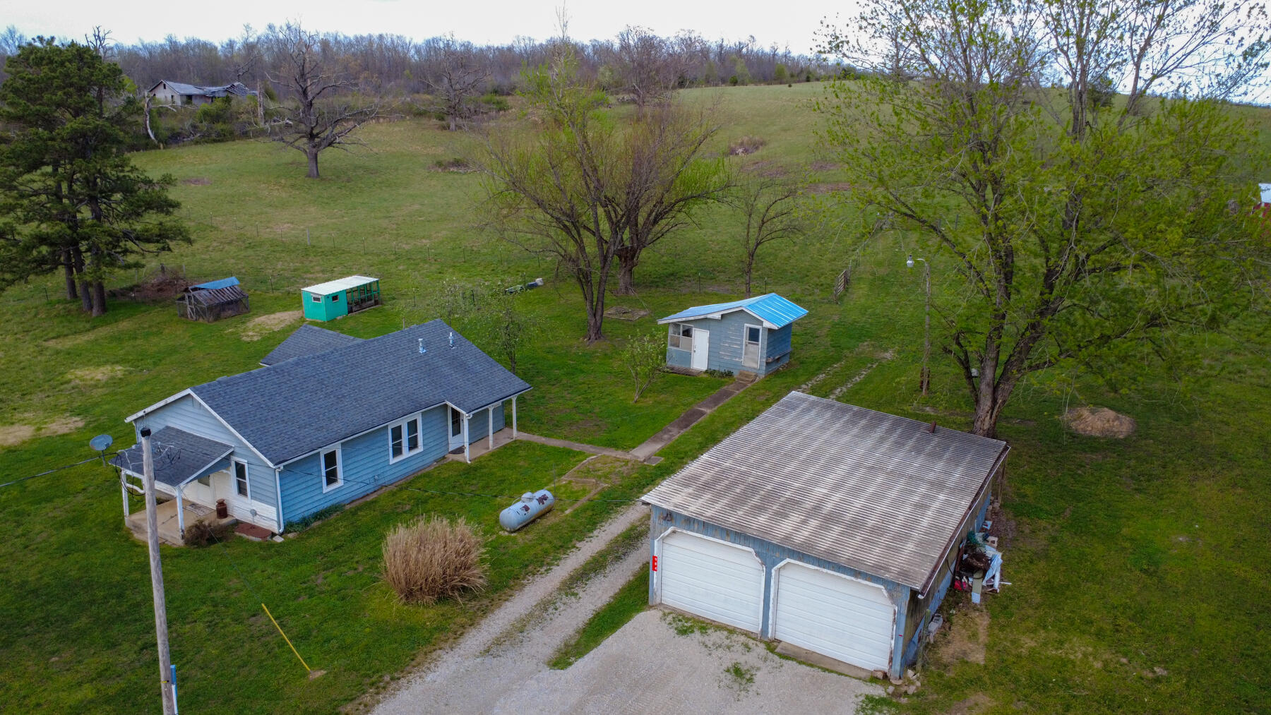 Photo 3 - Residential for sale – 984  County Road 3450   Mountain View, MO
