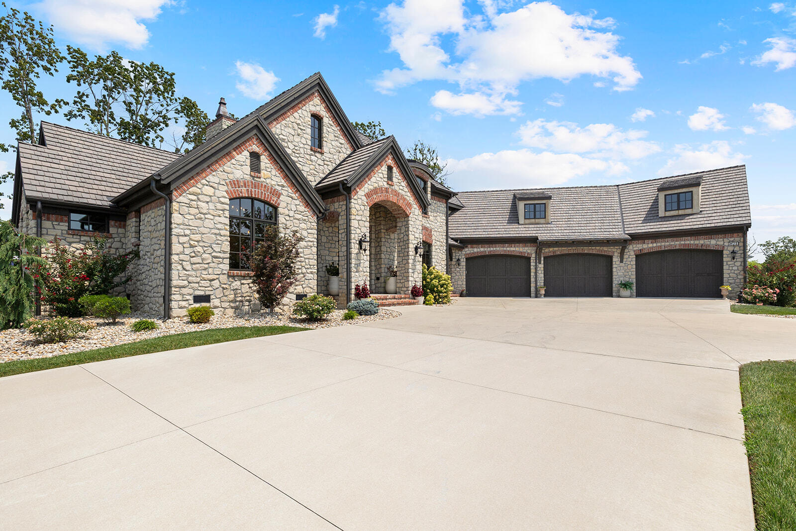 Photo 4 - Residential for sale – 871 E Kenmare Court  Nixa, MO