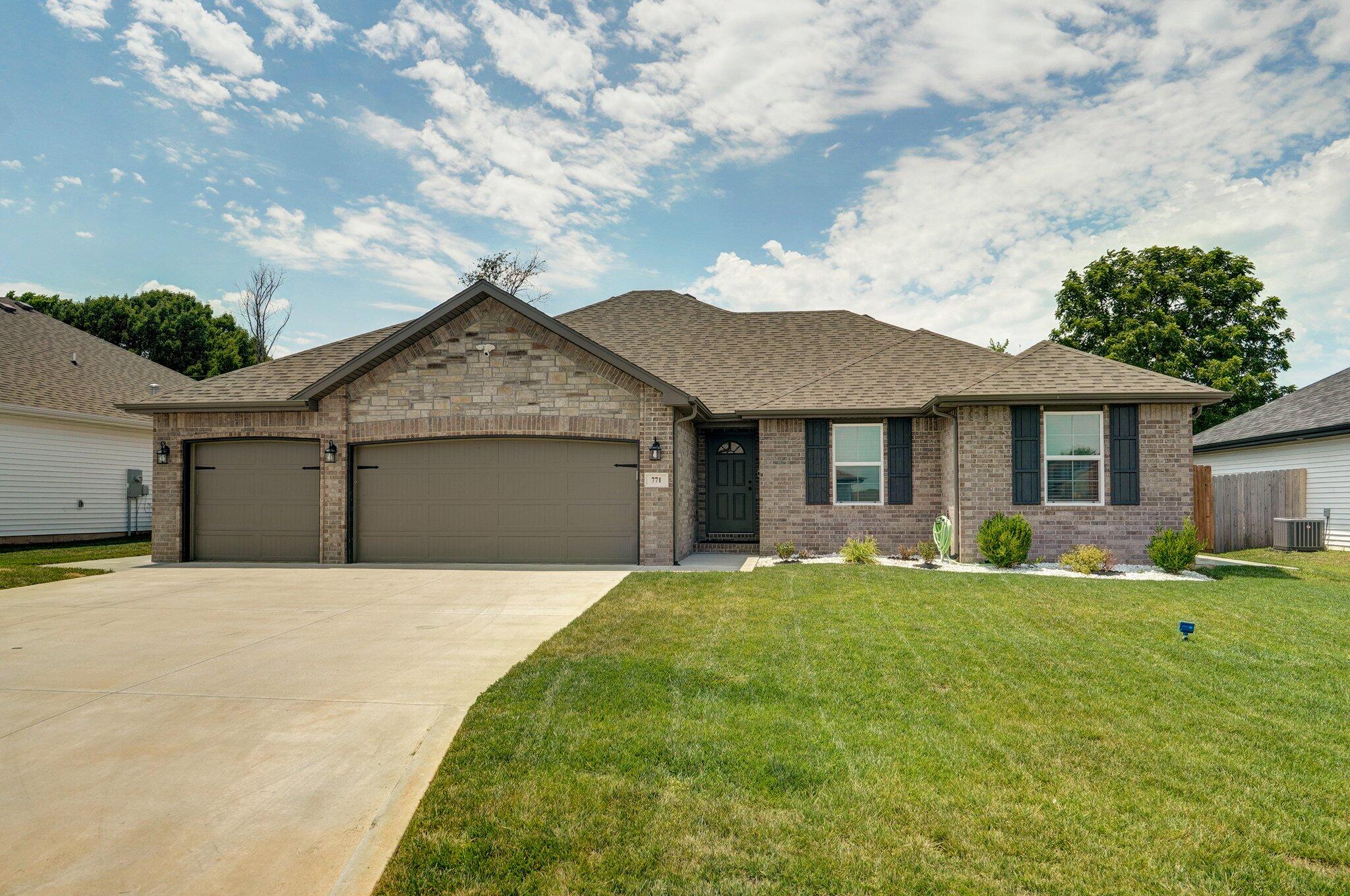 Photo 4 - Residential for sale – 771 N Century Avenue  Republic, MO