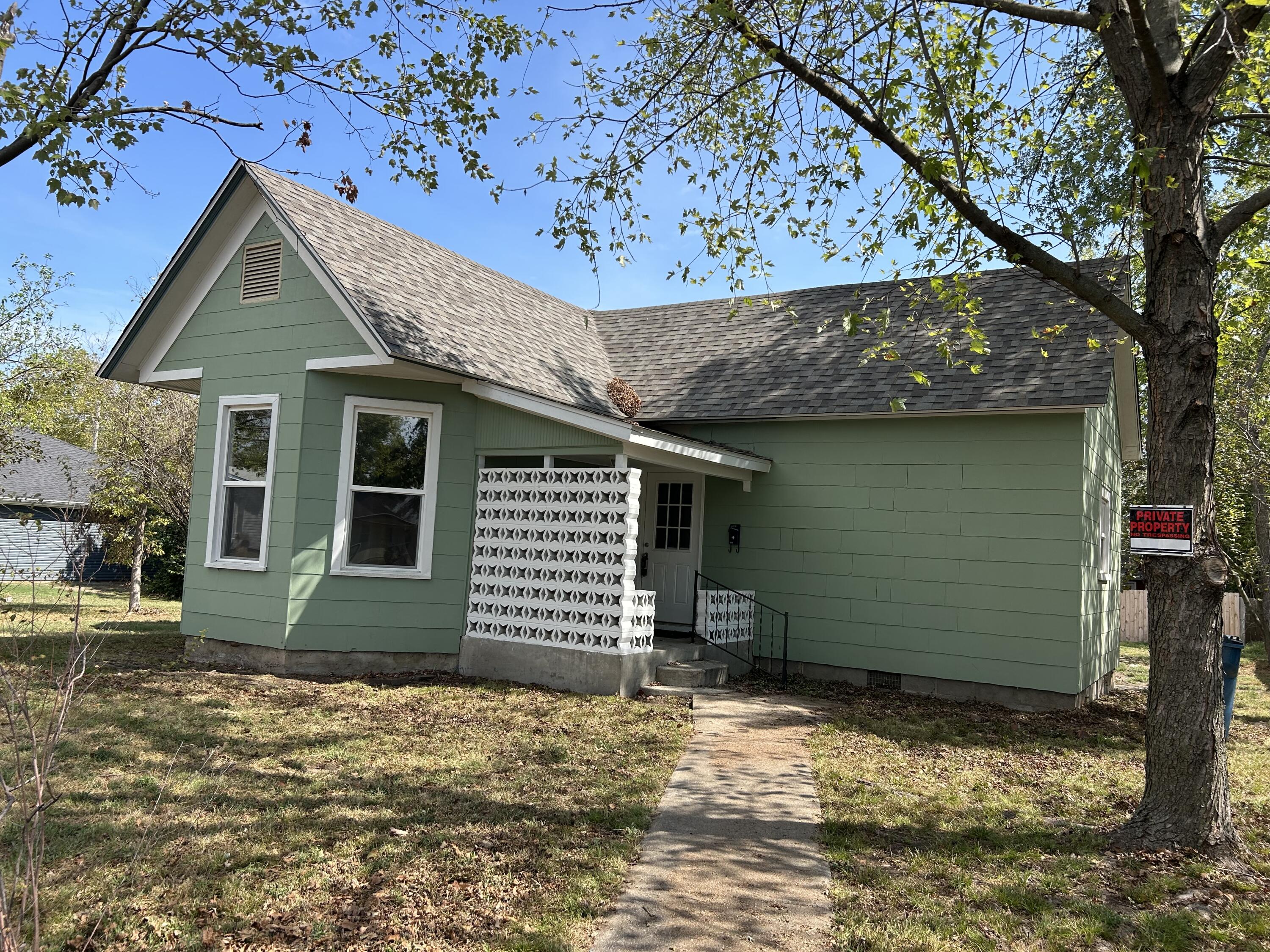 Residential for sale – 309 S Locust Street  Carterville, MO