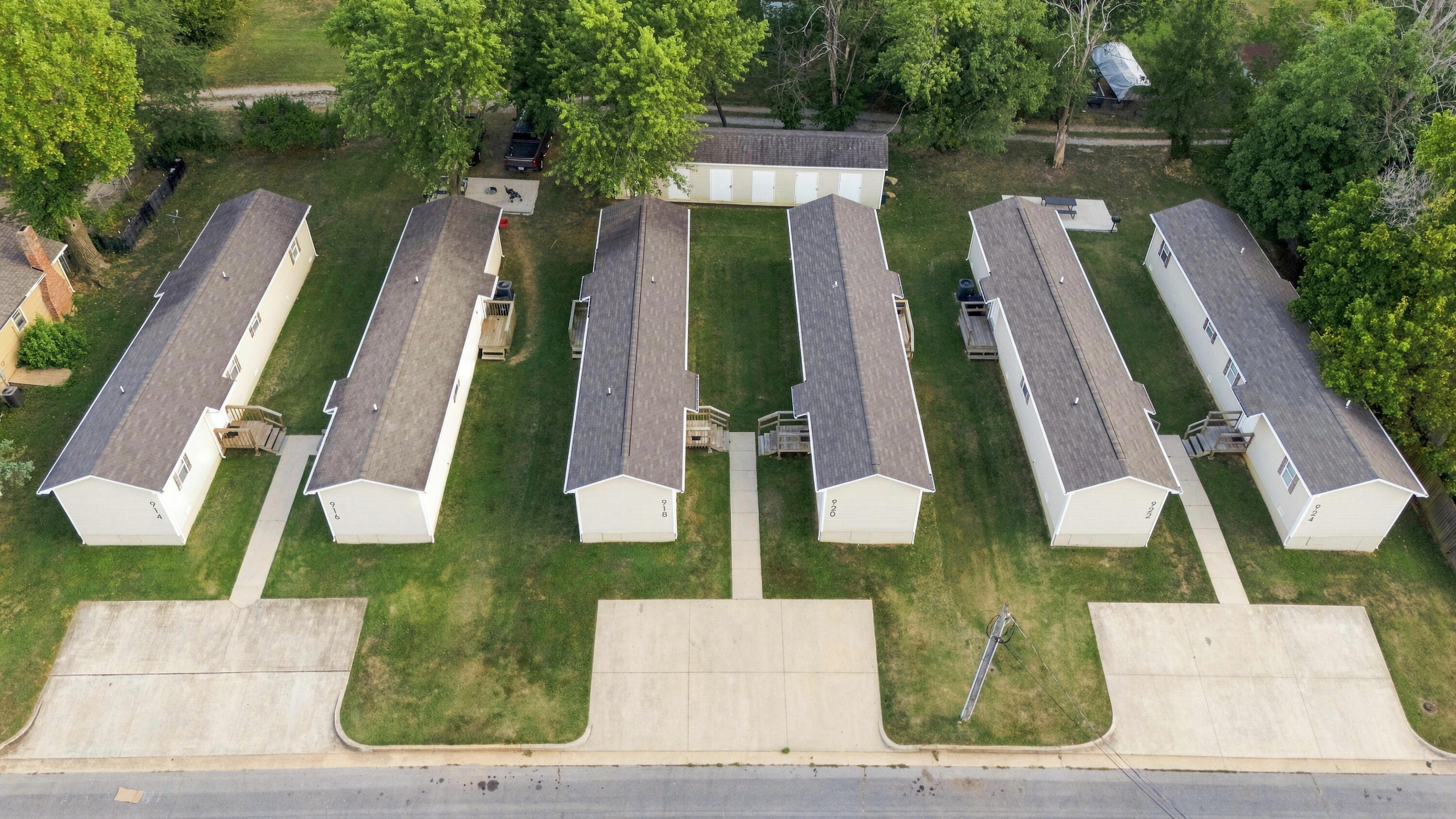 Photo 106 - Commercial Sale for sale – 914-924  Renfrow & 204 W Trish Knight   West Plains, MO