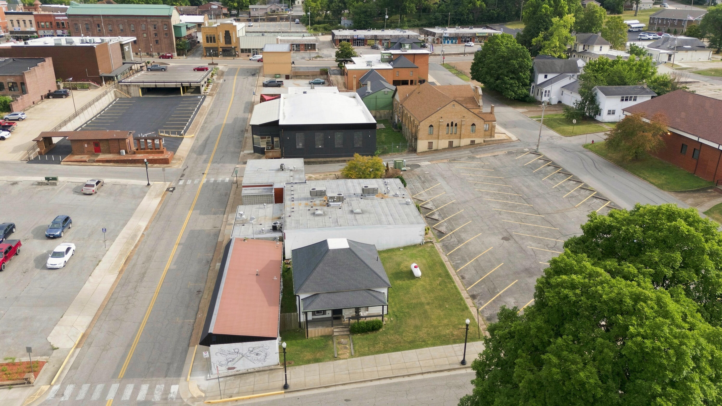 Photo 104 - Commercial Sale for sale – 914-924  Renfrow & 204 W Trish Knight   West Plains, MO