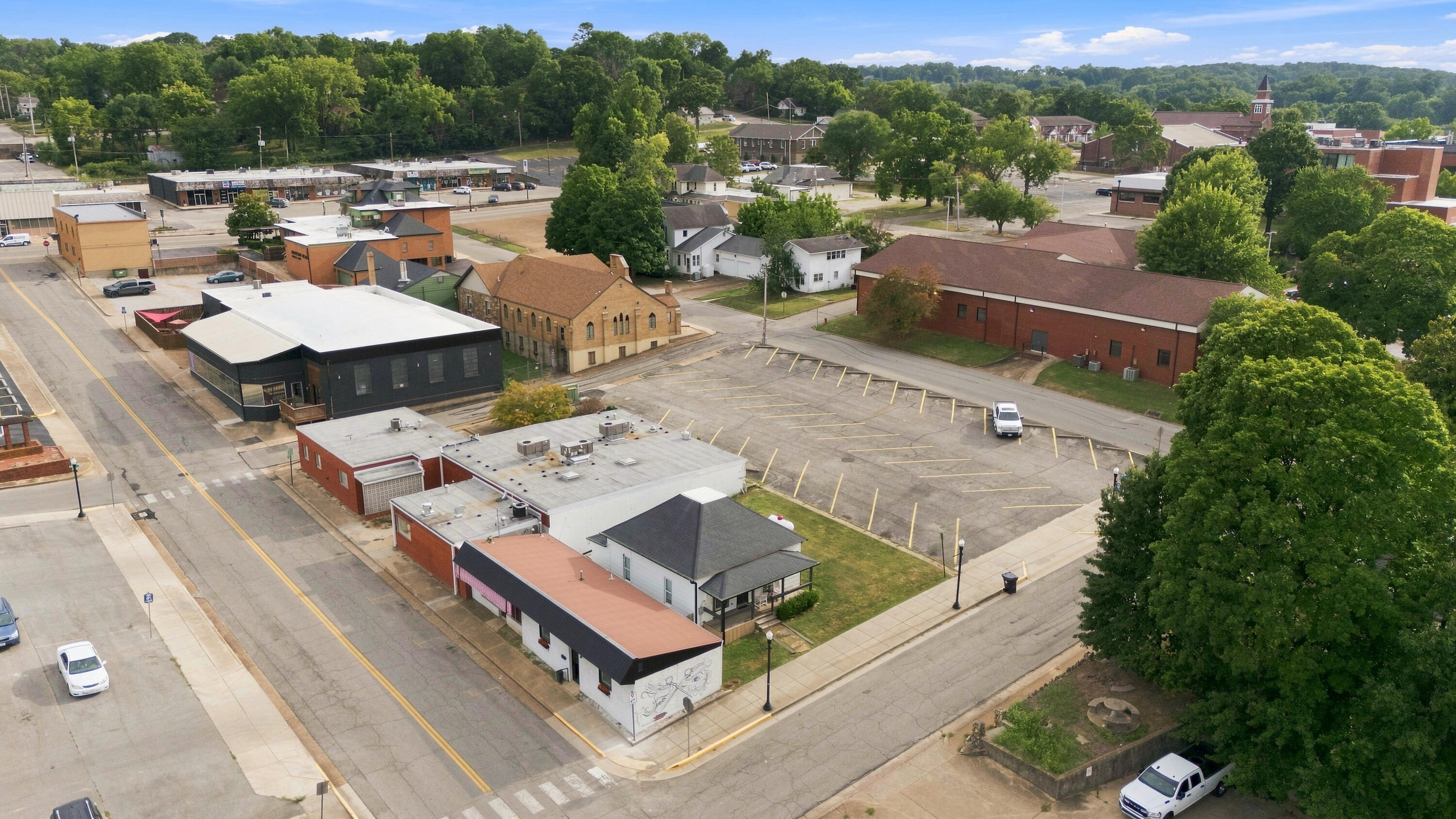 Photo 103 - Commercial Sale for sale – 914-924  Renfrow & 204 W Trish Knight   West Plains, MO
